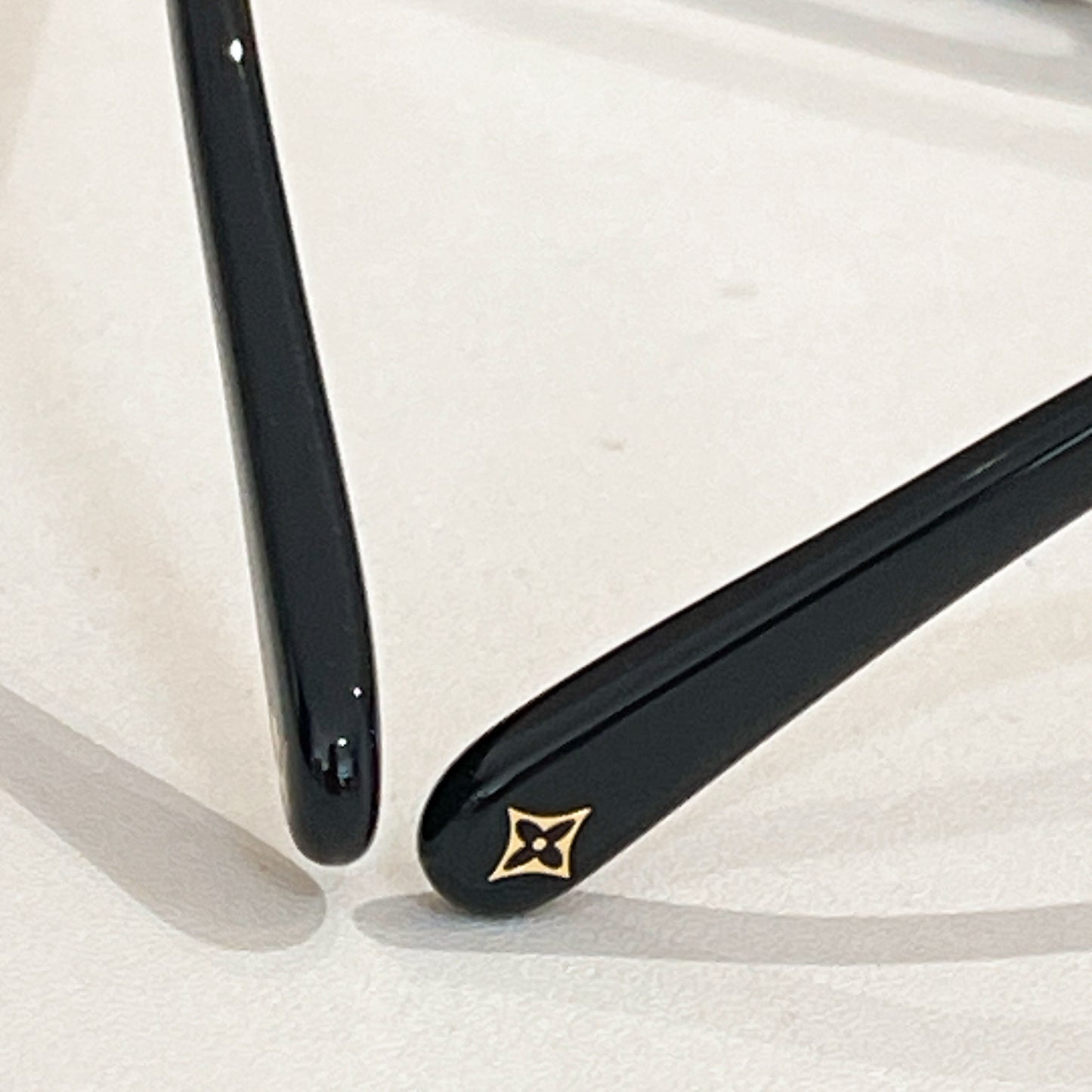 Louis Vuitton Z2464U – Bold Square Optical Eyeglasses (Inspired, 1:1 Mirror Quality)