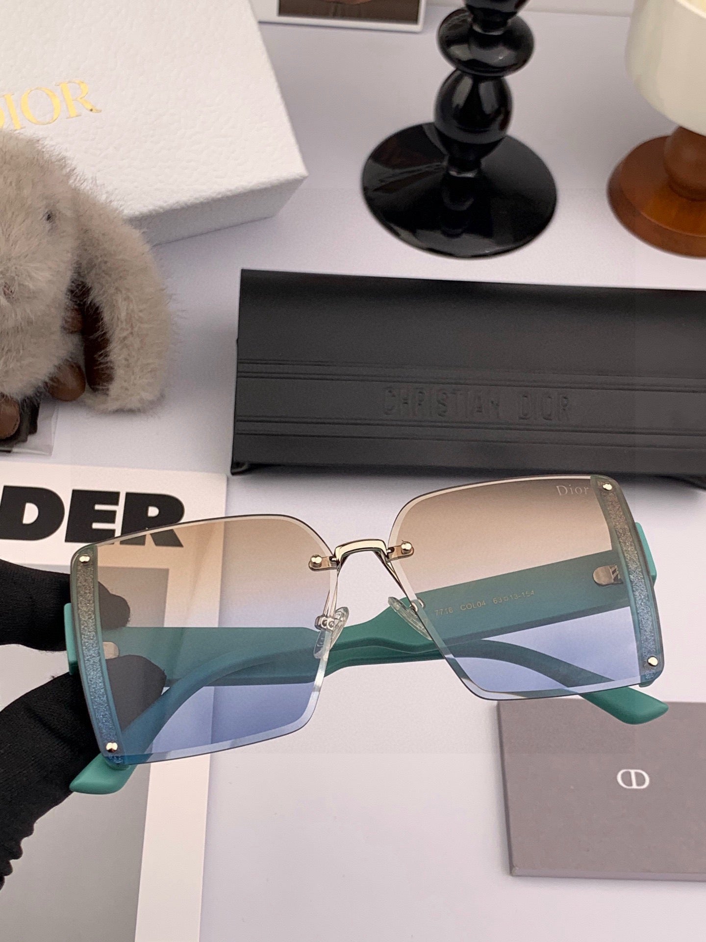 Inspired Dior CD1677 – Oversized Gradient Square Sunglasses (1:1 Mirror Quality)