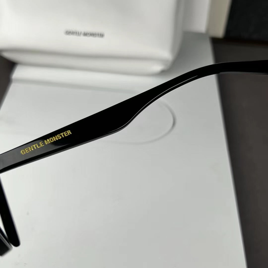 Gentle Monster New Her – Oversized Square Sunglasses (1:1 Mirror Quality)