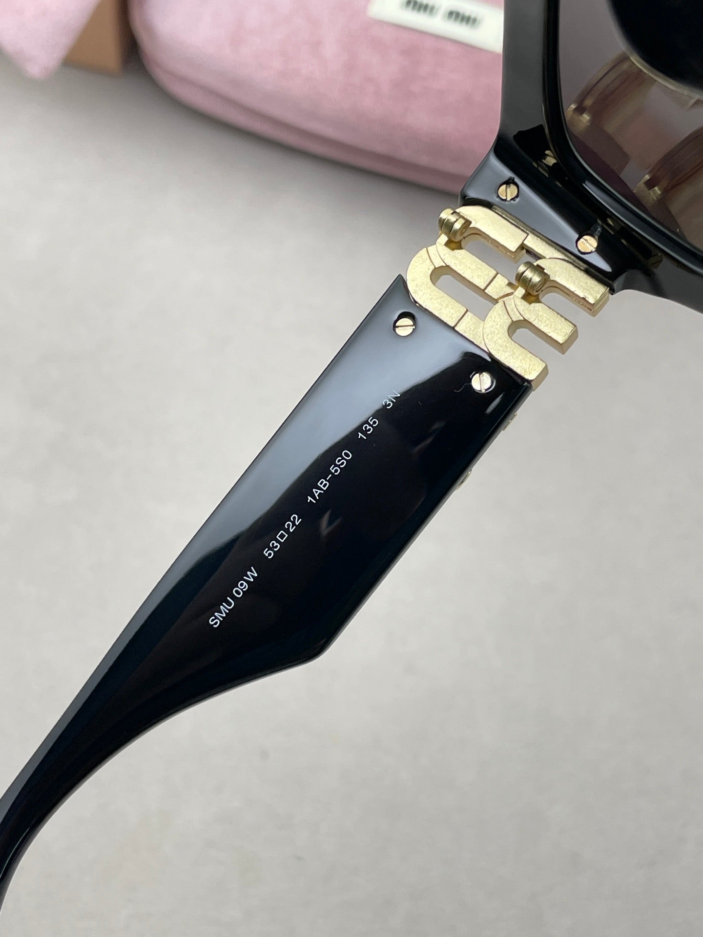 Inspired Miu Miu SMU 09W Cat-Eye Sunglasses – Bold Statement Unisex Design (1:1 Mirror Quality)