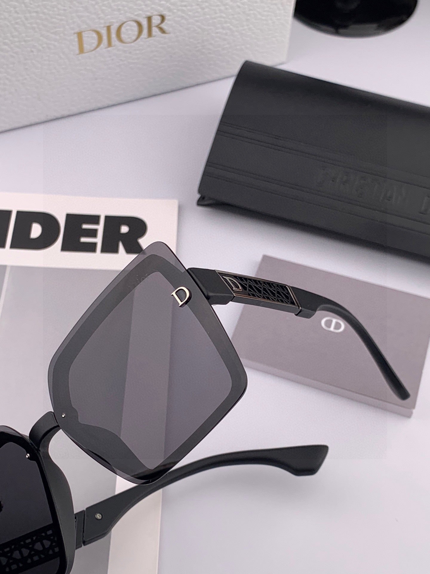 Inspired Dior CD1086 – Oversized Square Luxury Sunglasses (1:1 Mirror Quality)