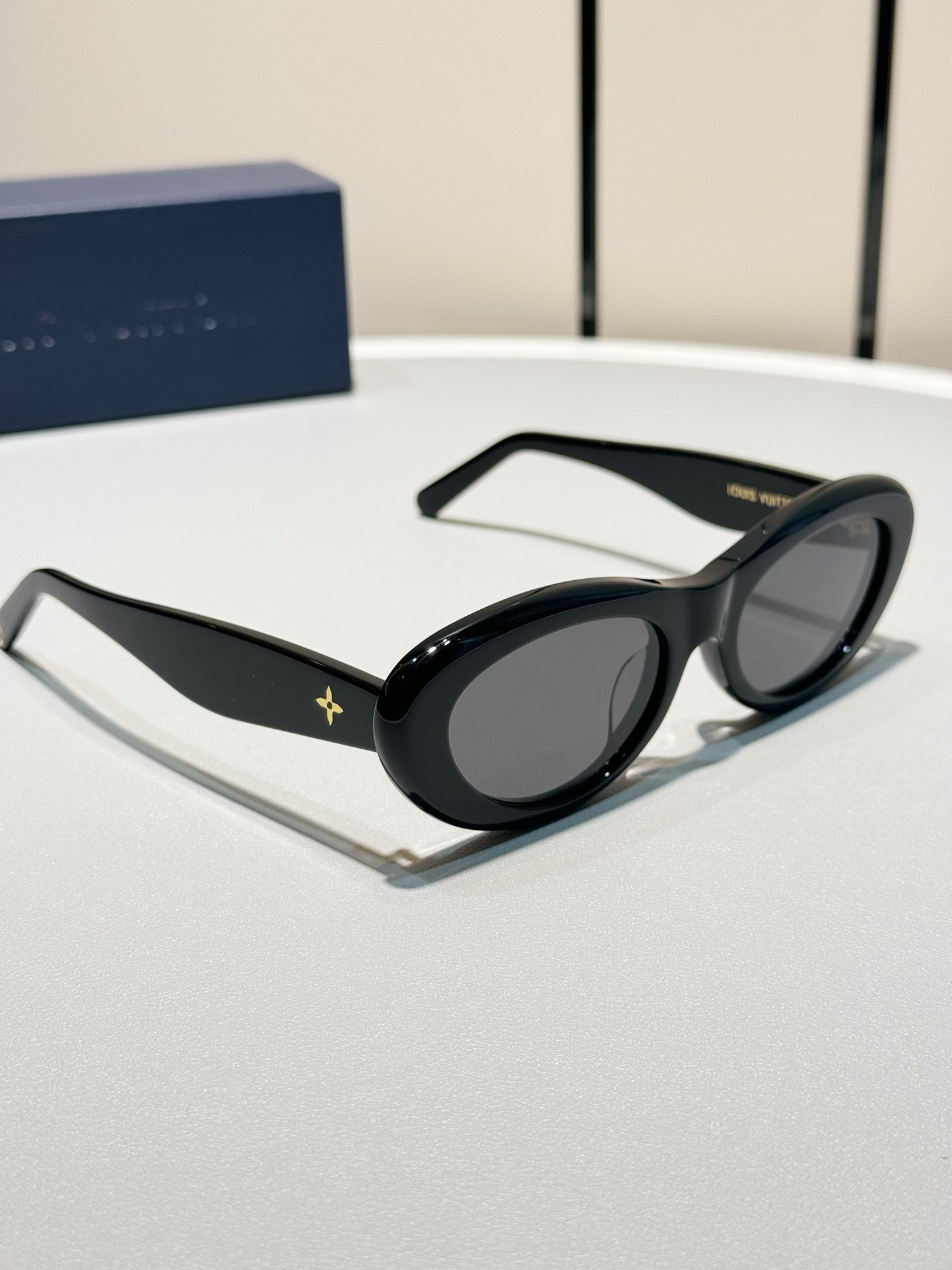 Inspired Louis Vuitton Z1981E – Oval Black Sunglasses (1:1 Mirror Quality)
