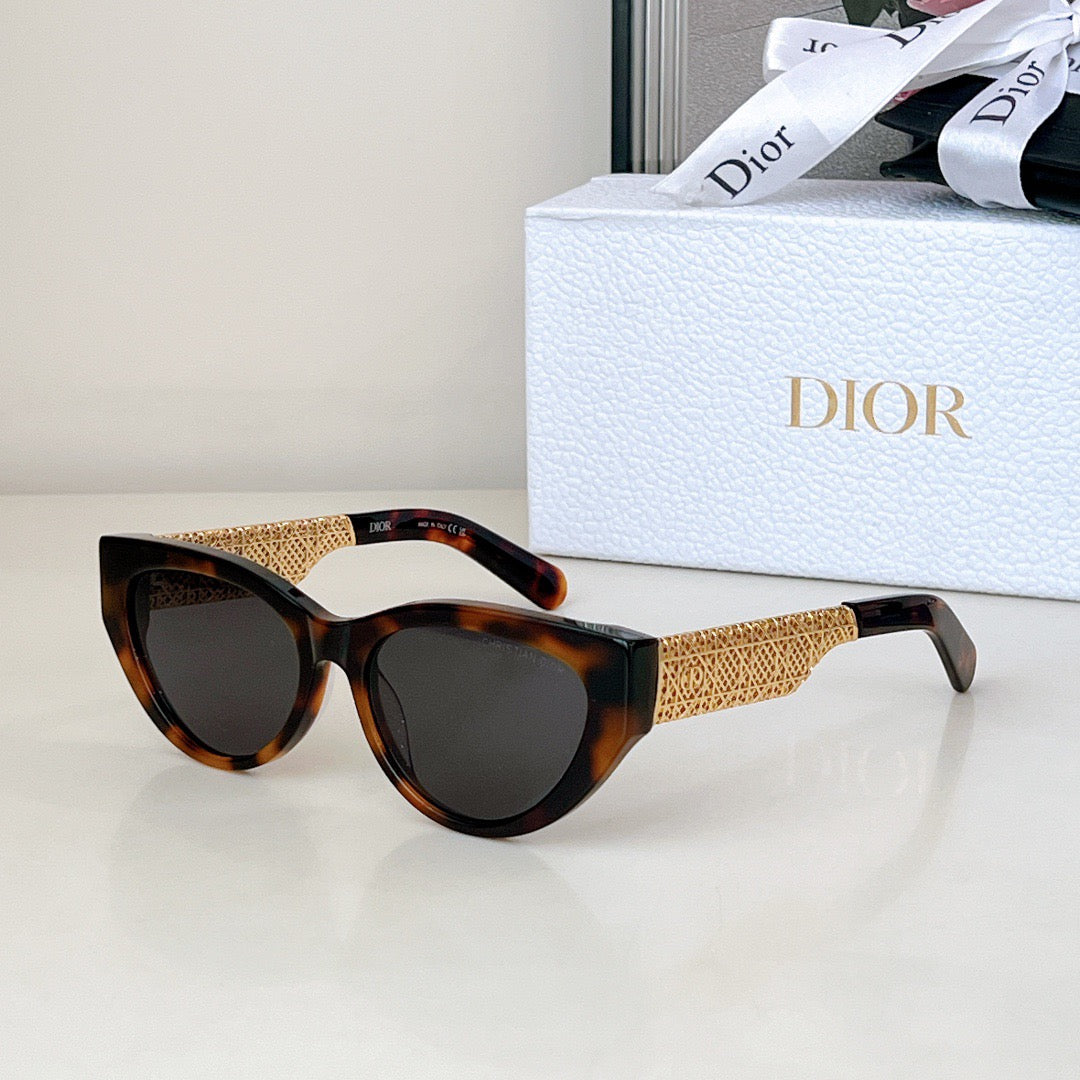 Inspired Dior DioRésille B1F – Cat-Eye Sunglasses (1:1 Mirror Quality)