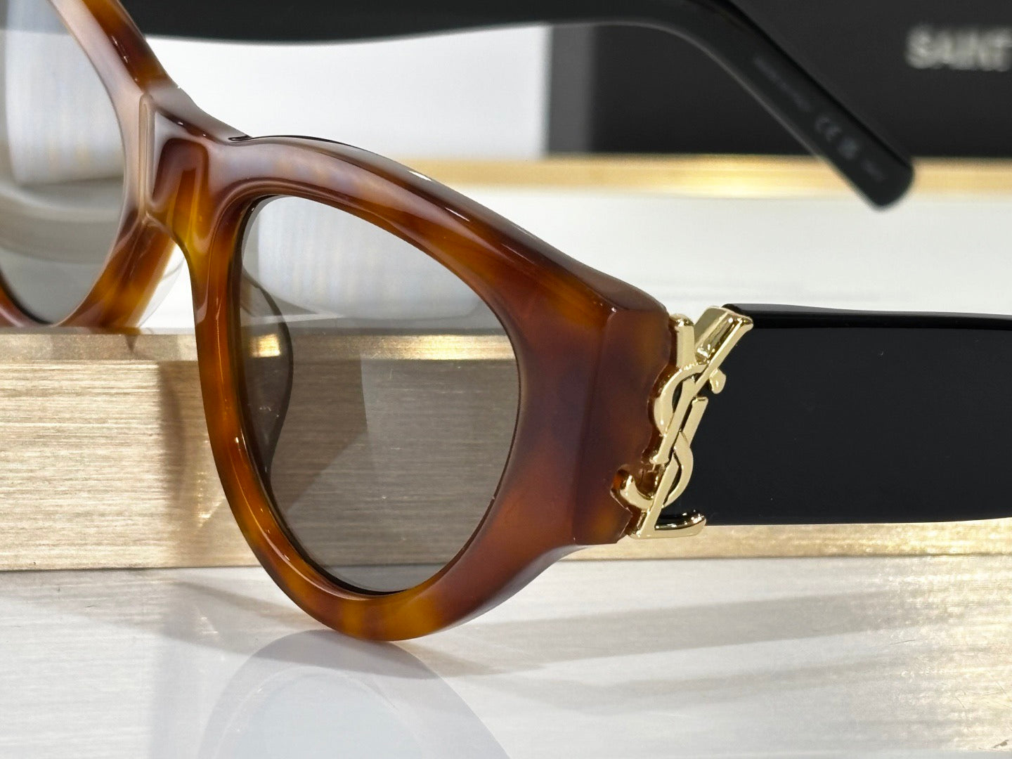 Inspired Saint Laurent SL M94 – Cat-Eye Logo Sunglasses (1:1 Mirror Quality)Tortoiseshell