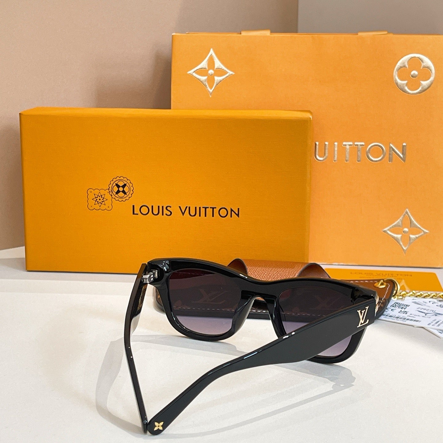 Louis Vuitton Z2927U – Square Sunglasses (Inspired, 1:1 Mirror Quality)