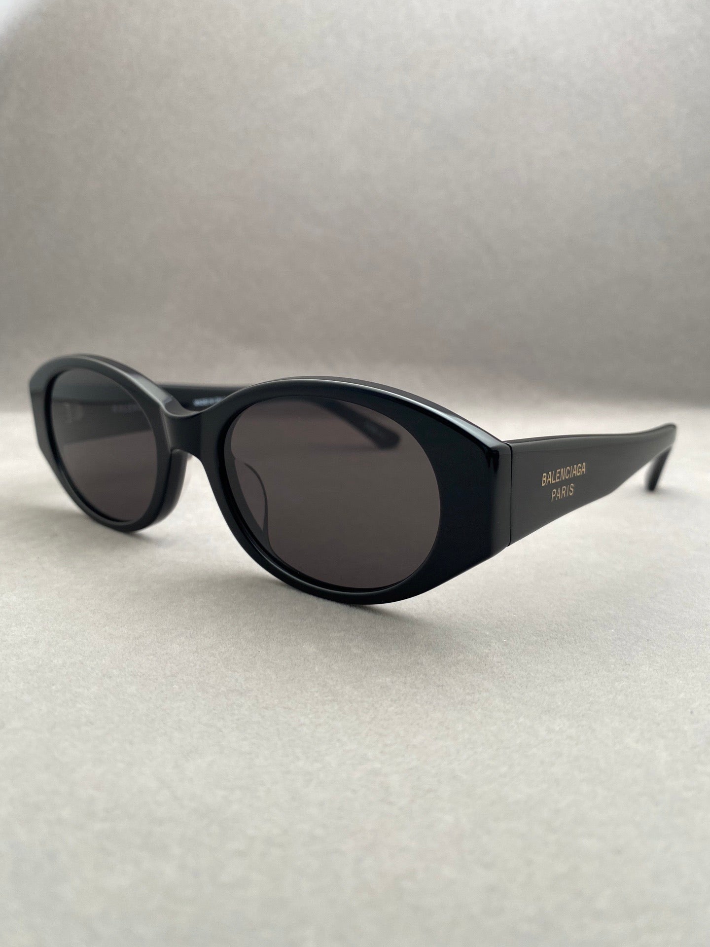 Inspired Balenciaga BB0369S – Retro Oval Sunglasses (1:1 Mirror Quality)- Black