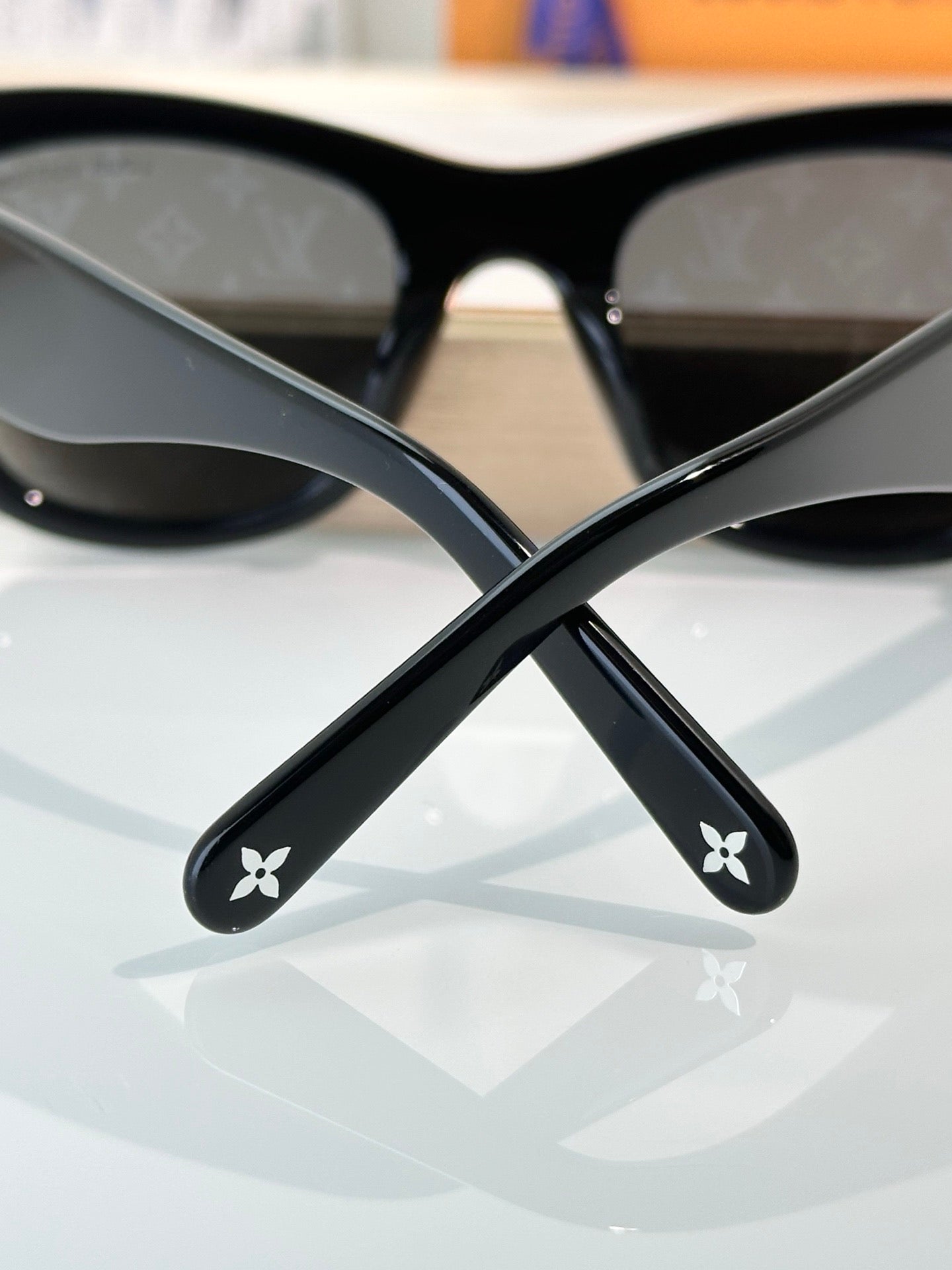 Louis Vuitton Z2927U – Monogram Lens Square Sunglasses (Inspired, 1:1 Mirror Quality)