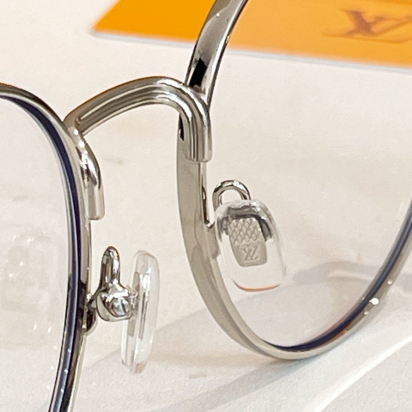 Louis Vuitton Z2637U – Round Metal Optical Eyeglasses (Inspired, 1:1 Mirror Quality)