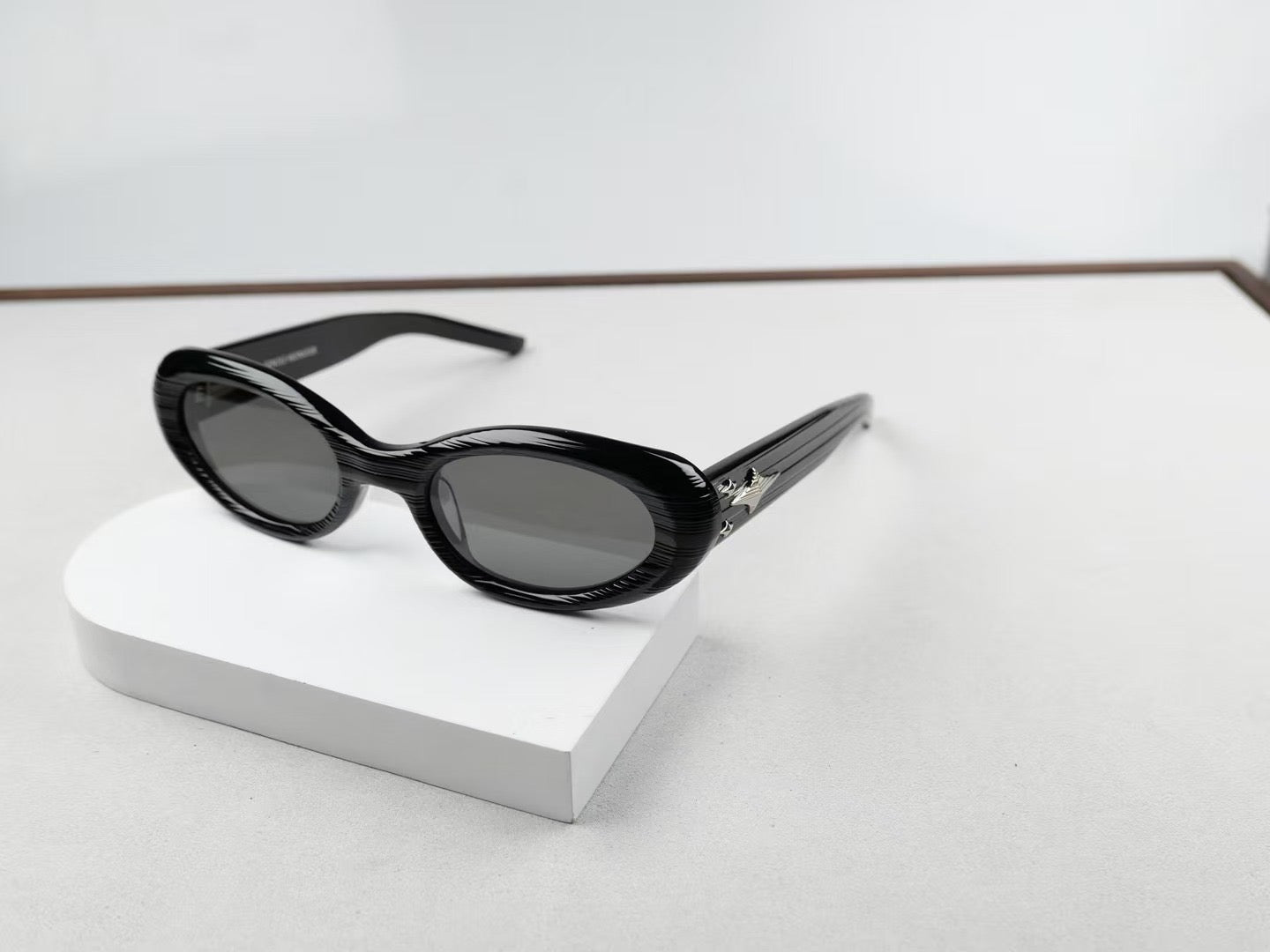 Inspired Gentle Monster CUFF 01- Retro Oval Sunglasses (1:1 Mirror Quality)
