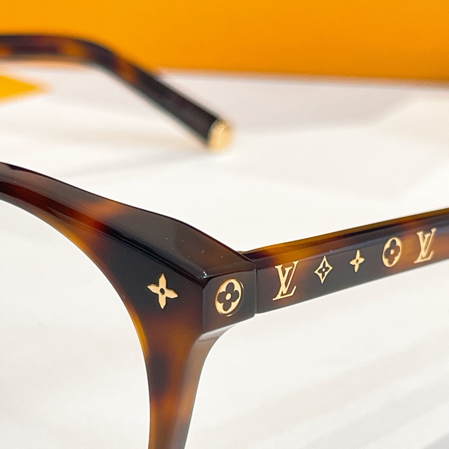 Louis Vuitton Z2005E – Round Optical Eyeglasses (Inspired, 1:1 Mirror Quality)