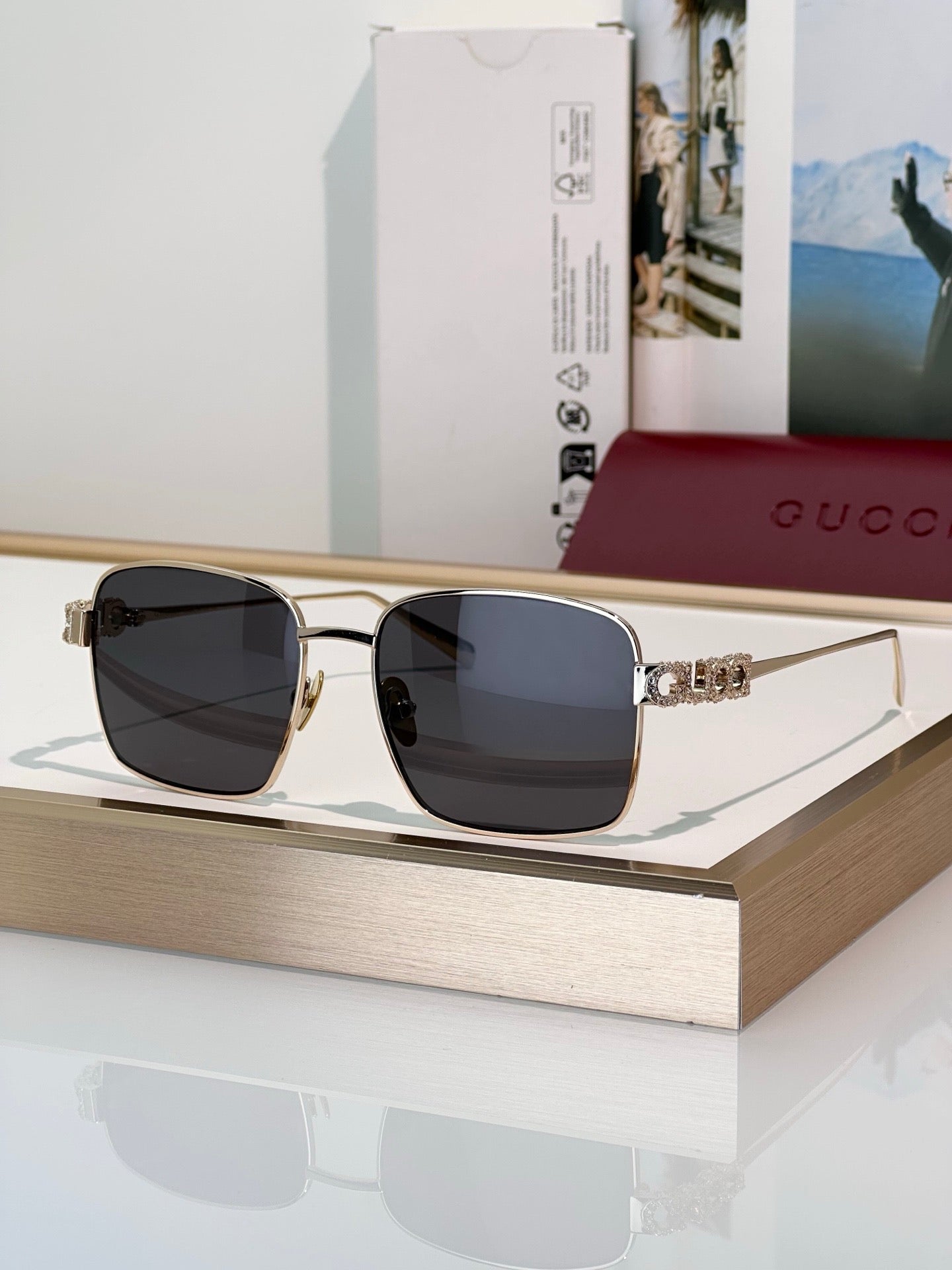 Inspired Gucci GG1937S – Crystal Logo Square Sunglasses (1:1 Mirror Quality)
