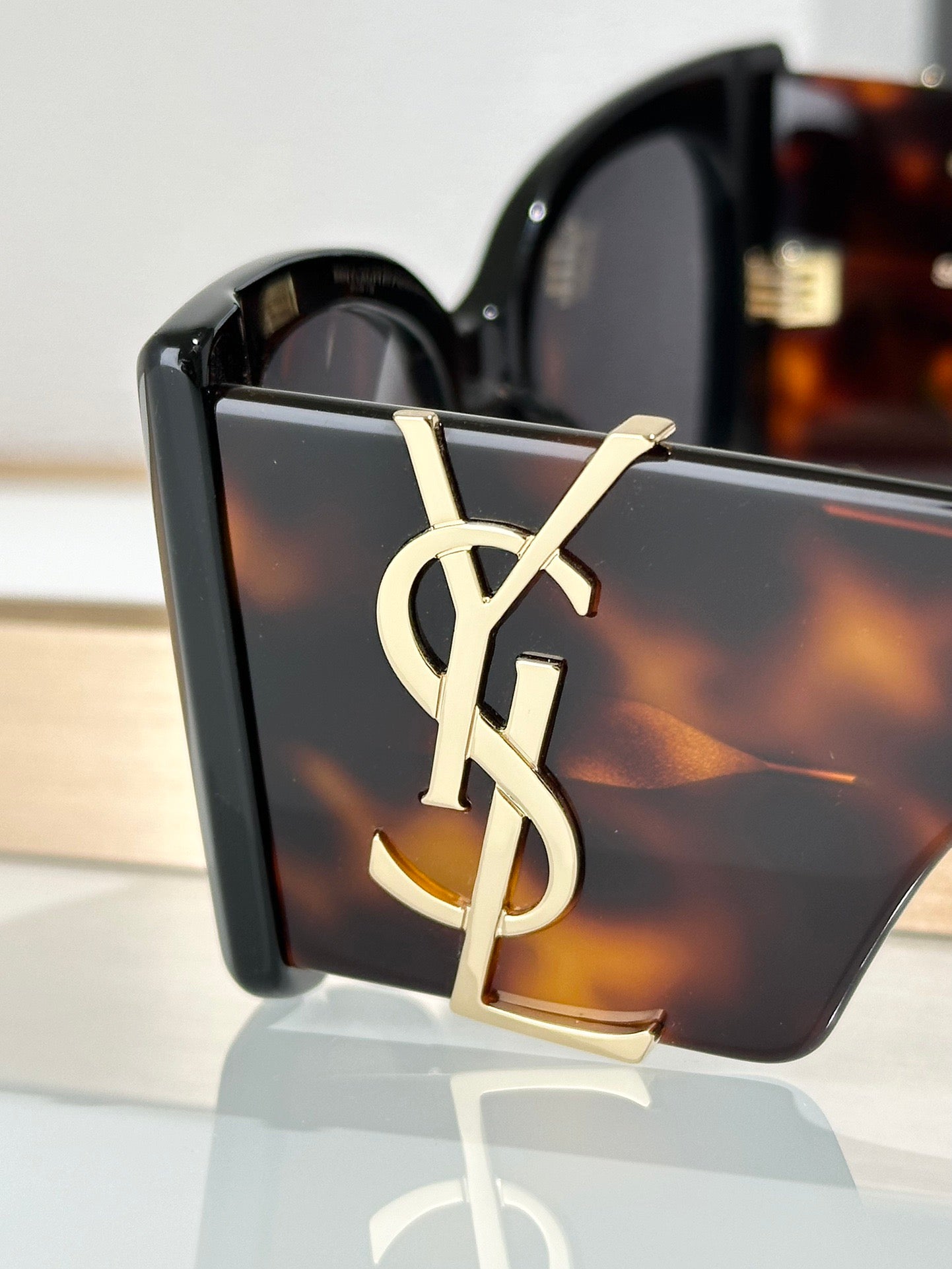 Inspired Saint Laurent SL M119F – Oversized Cat-Eye Sunglasses (1:1 Mirror Quality)