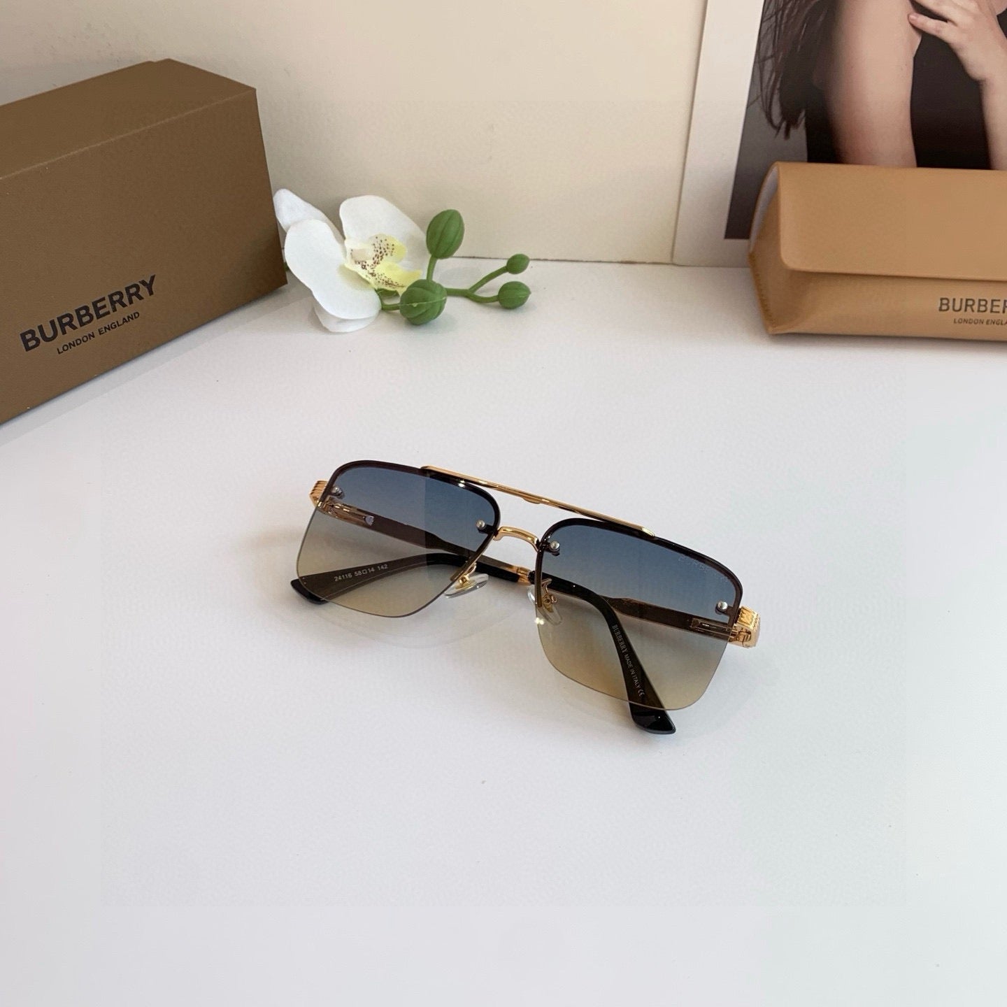 Inspired Burberry 24116 Aviator – Striped Temple Metal Sunglasses (1:1 Mirror Quality)- Gradient Grey blue