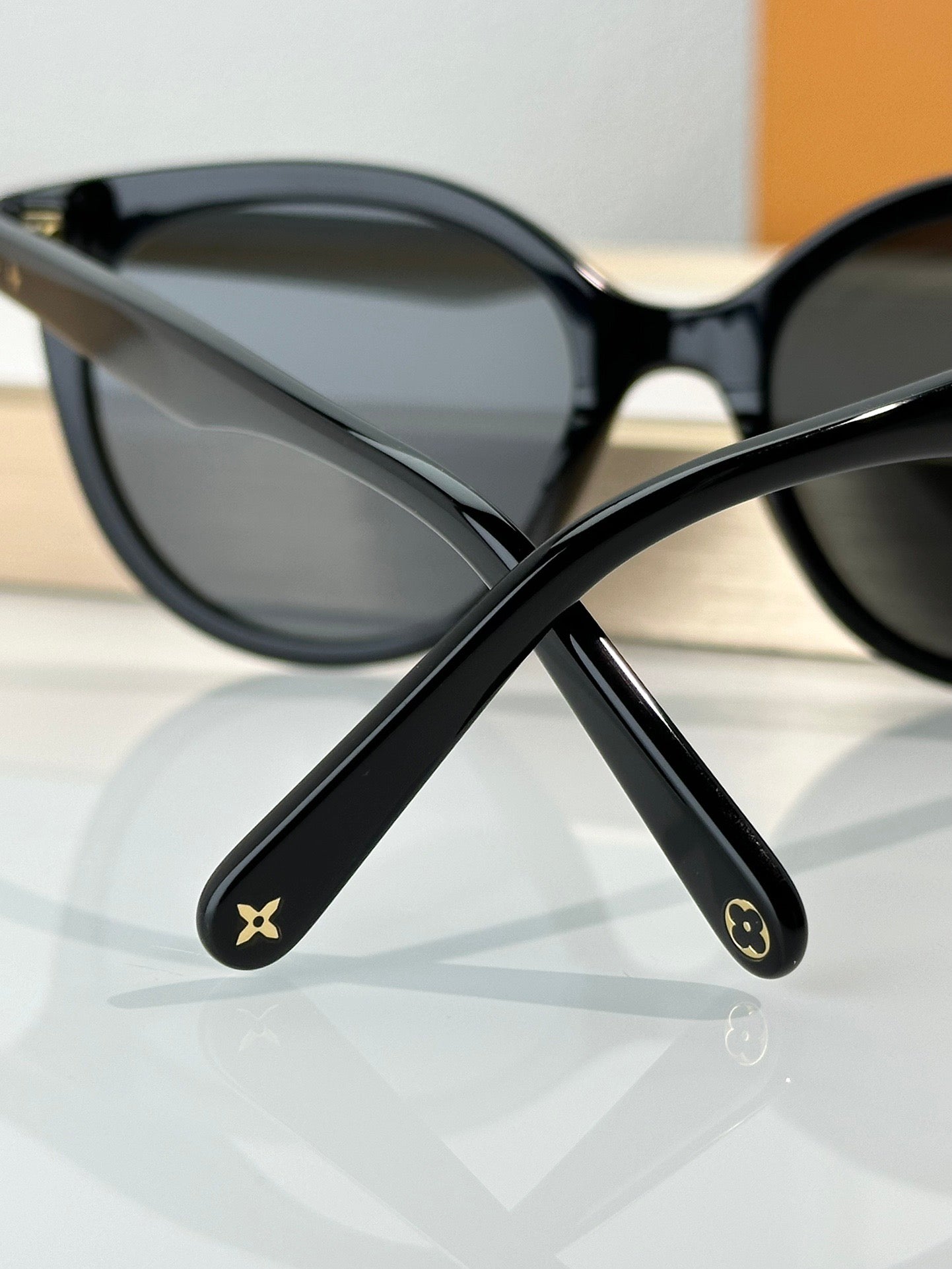 Z2130U Sunglasses - Inspired by Louis Vuitton style (1:1 Mirror Quality)