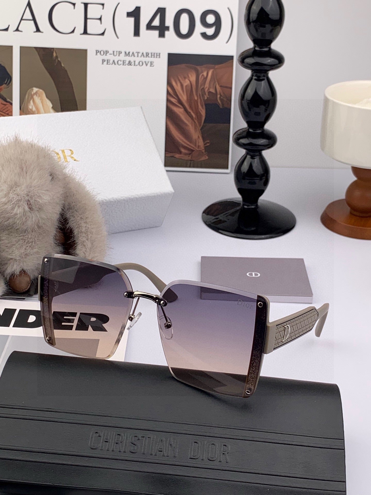 Inspired Dior CD1677 – Oversized Gradient Square Sunglasses (1:1 Mirror Quality)