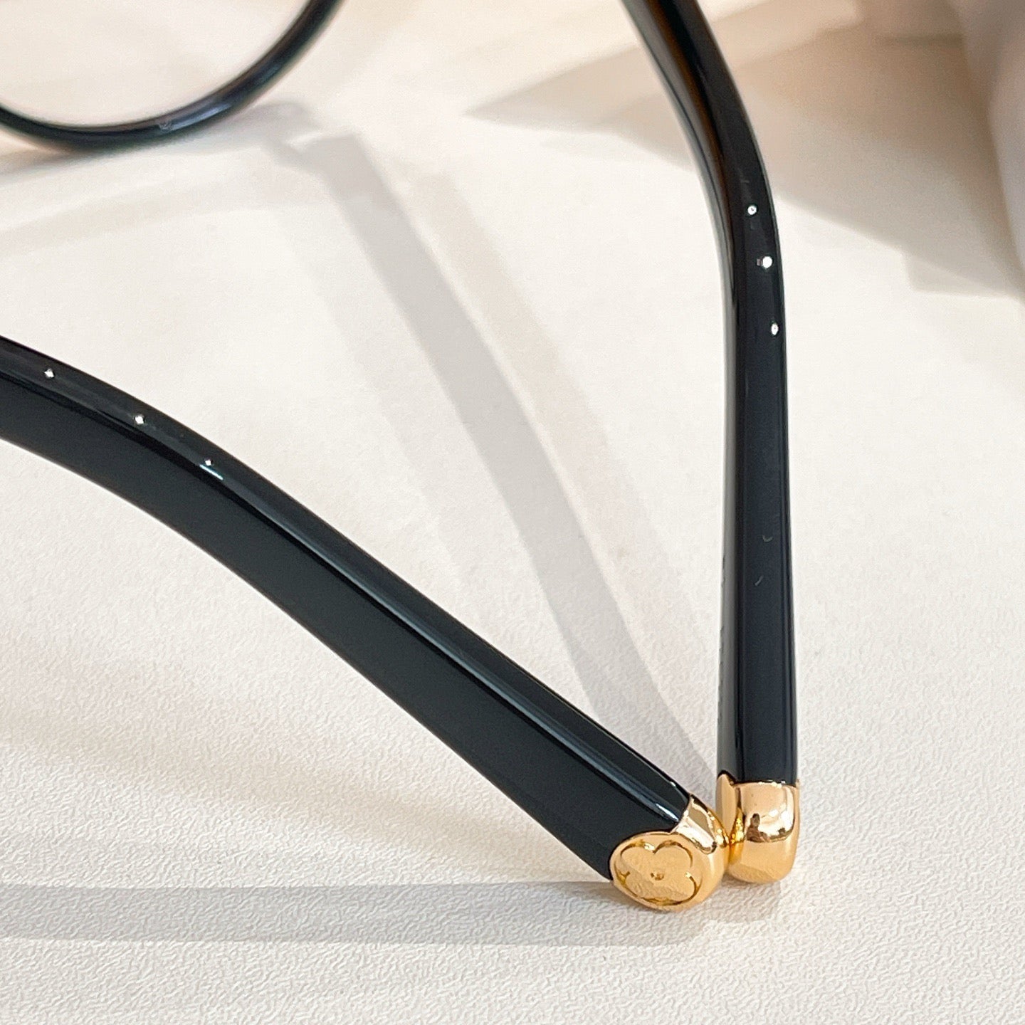 Louis Vuitton Z2002E – Round Optical Eyeglasses (Inspired, 1:1 Mirror Quality)