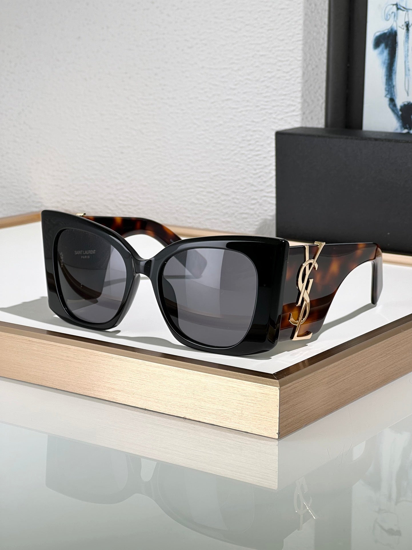 Inspired Saint Laurent SL M119F – Oversized Cat-Eye Sunglasses (1:1 Mirror Quality)