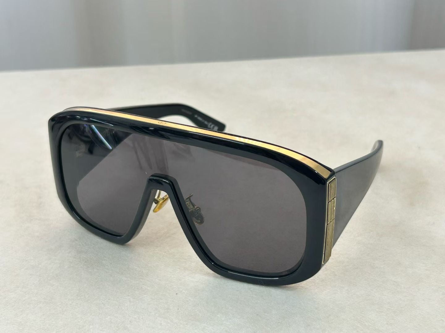Inspired DiorGraphique M2U – Oversized Shield Sunglasses (1:1 Mirror Quality)