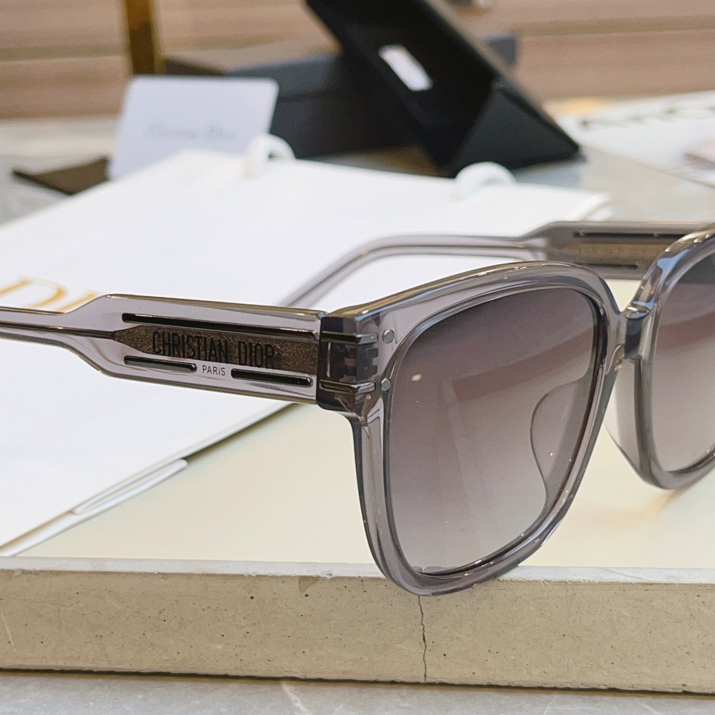 Inspired Dior Signature S7F – Oversized Square Sunglasses (1:1 Mirror Quality)