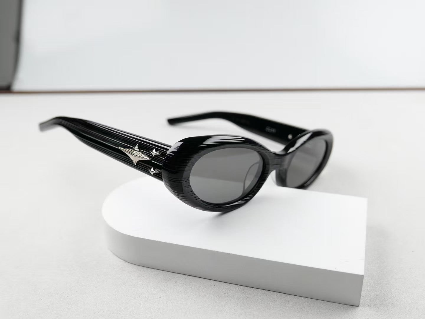 Inspired Gentle Monster CUFF 01- Retro Oval Sunglasses (1:1 Mirror Quality)