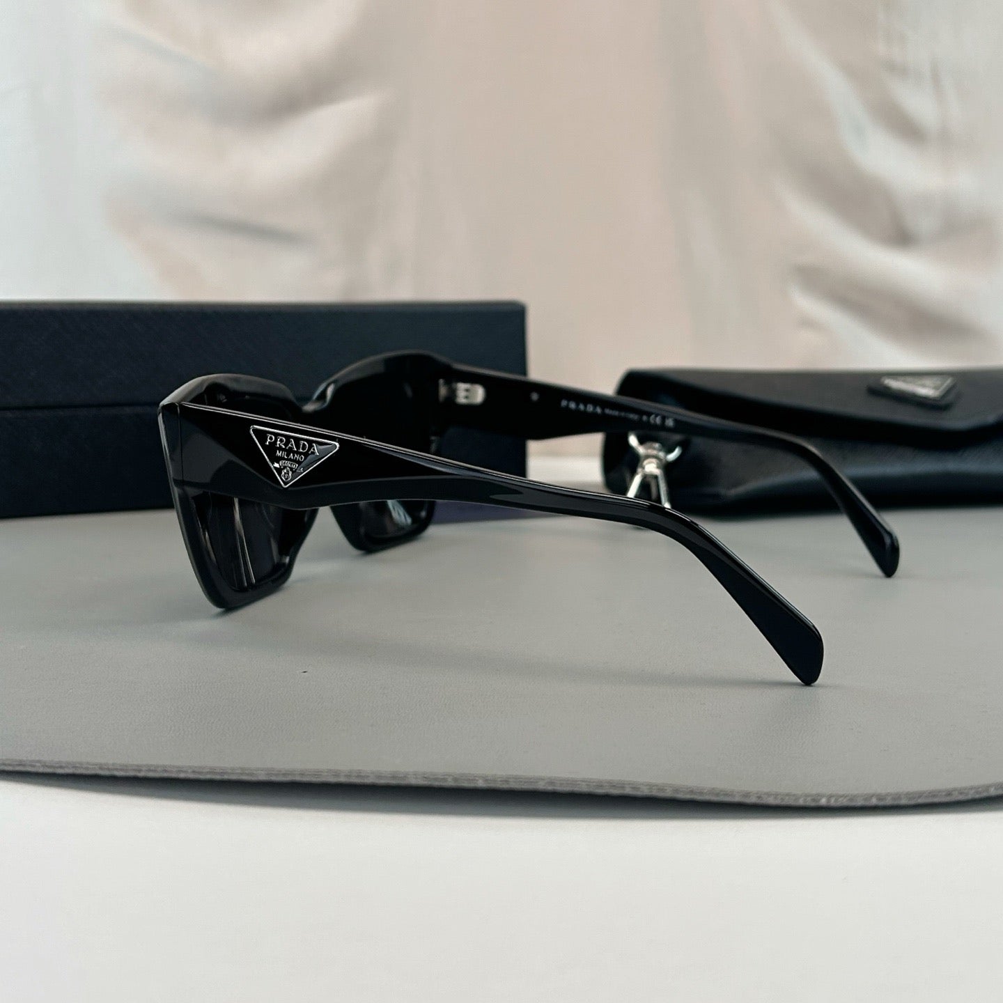 Inspired Prada VPR09Z – Triangle-Temple Geometric Butterfly Sunglasses (1:1 Mirror Quality)