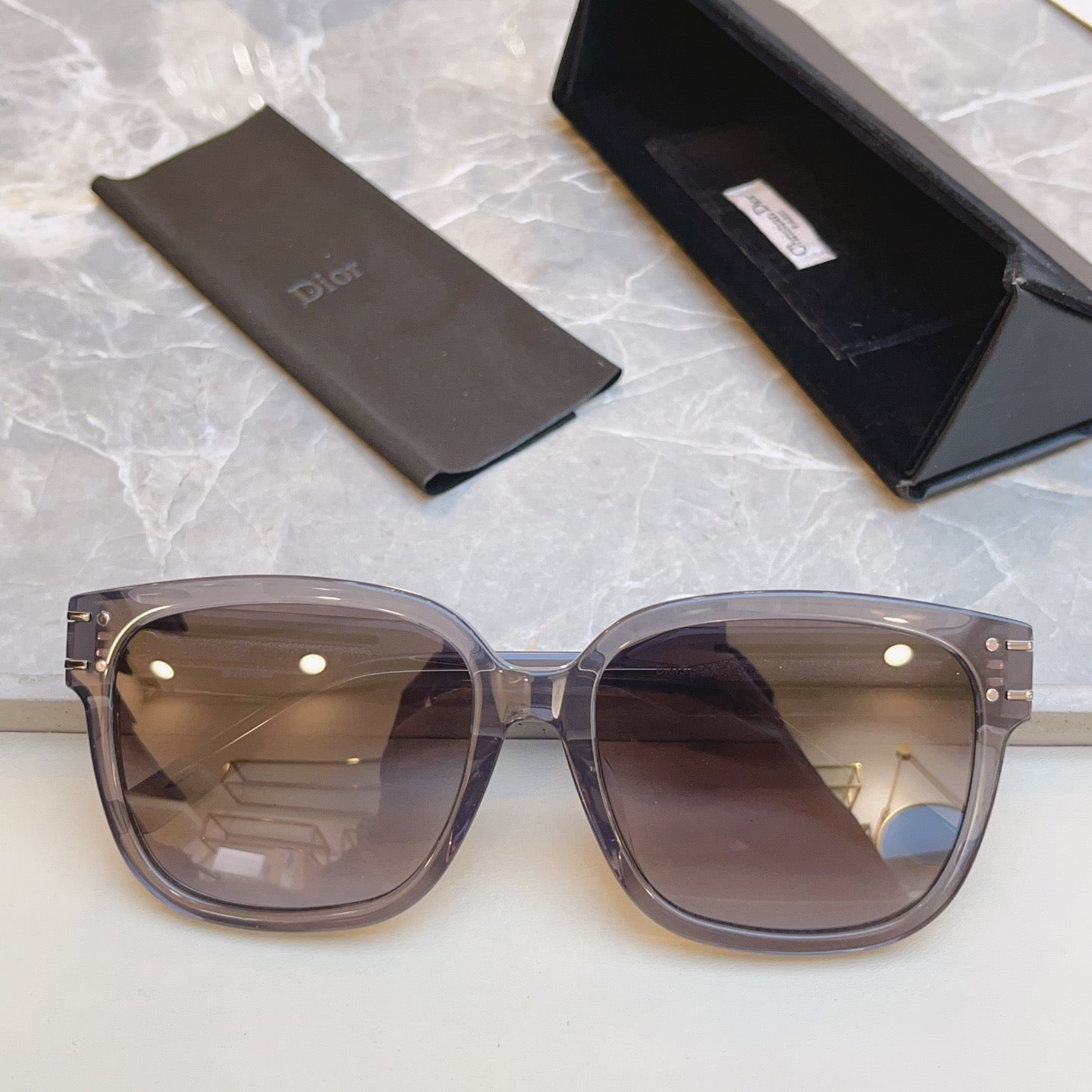Inspired Dior Signature S7F – Oversized Square Sunglasses (1:1 Mirror Quality)