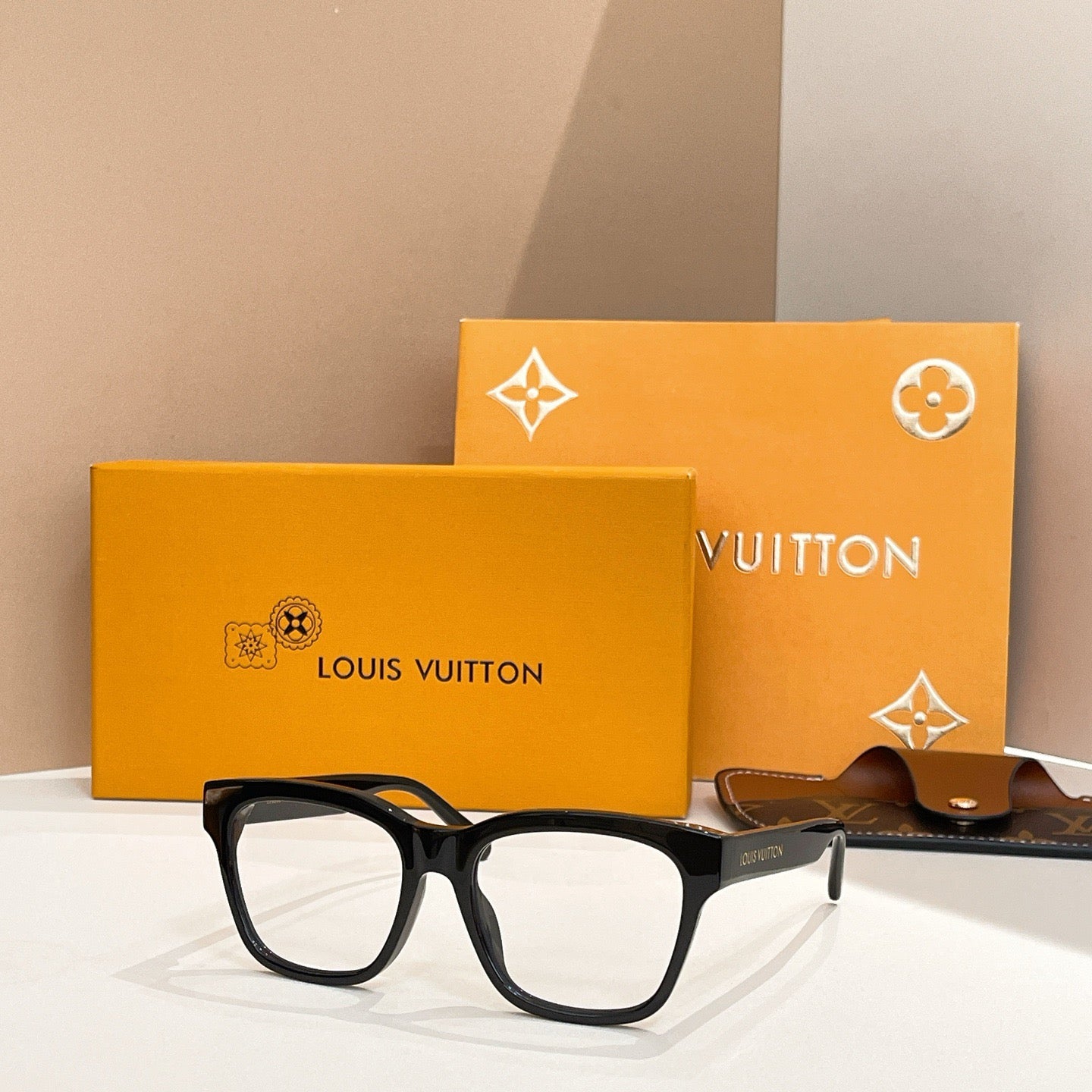 Louis Vuitton Z2464U – Bold Square Optical Eyeglasses (Inspired, 1:1 Mirror Quality)