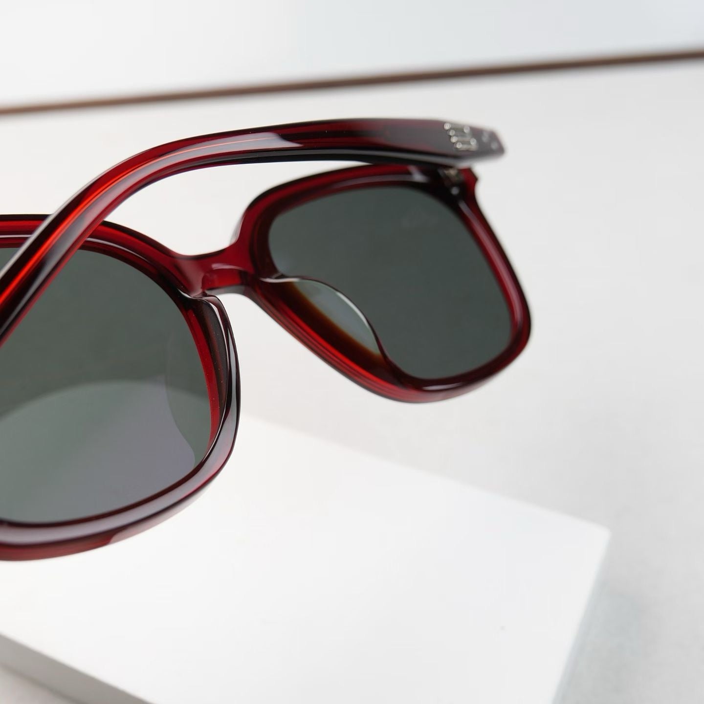 Gentle Monster Loloe RC3 – Translucent Red Square Sunglasses (Inspired, 1:1 Mirror Quality)