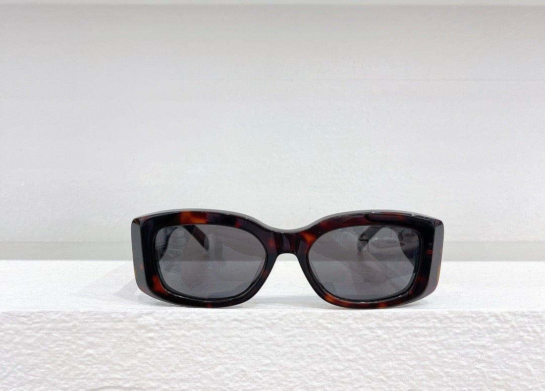 Inspired CELINE CL40282U – Butterfly Rectangular Sunglasses (1:1 Mirror Quality)