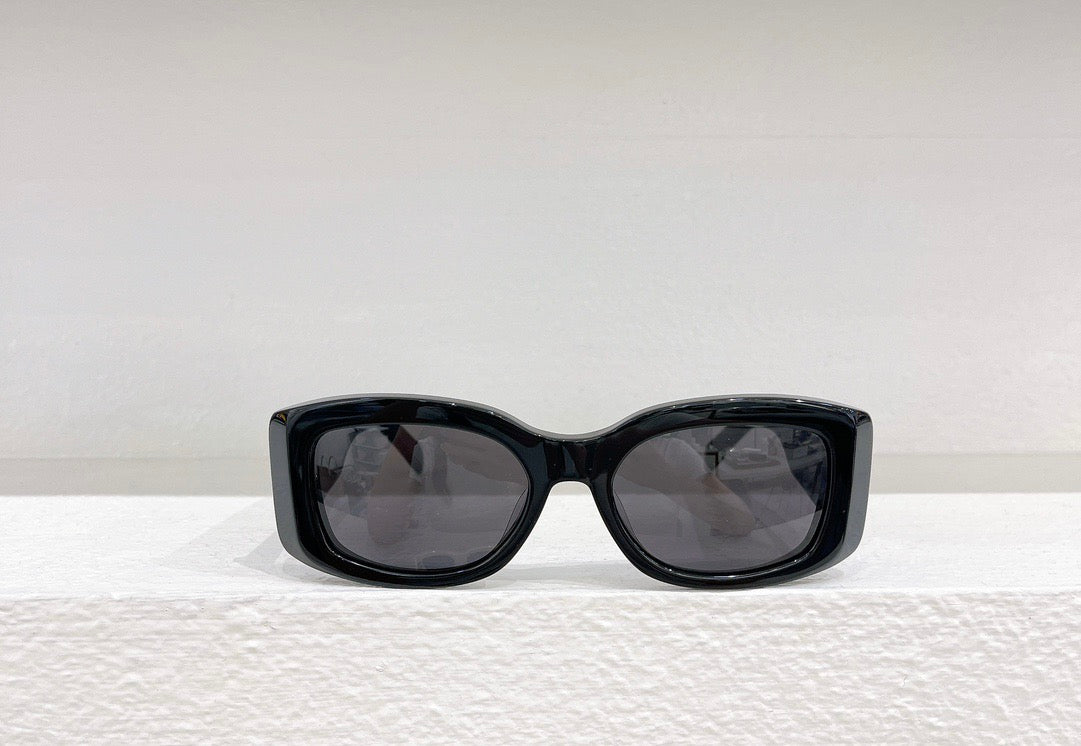 Inspired CELINE CL40282U – Butterfly Rectangular Sunglasses (1:1 Mirror Quality)