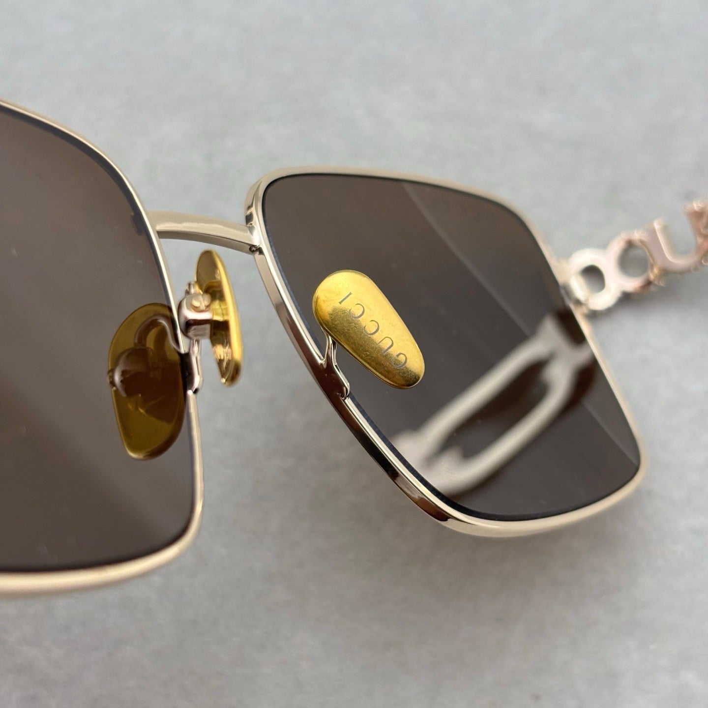 Inspired Gucci GG1937S – Crystal Logo Square Sunglasses (1:1 Mirror Quality)