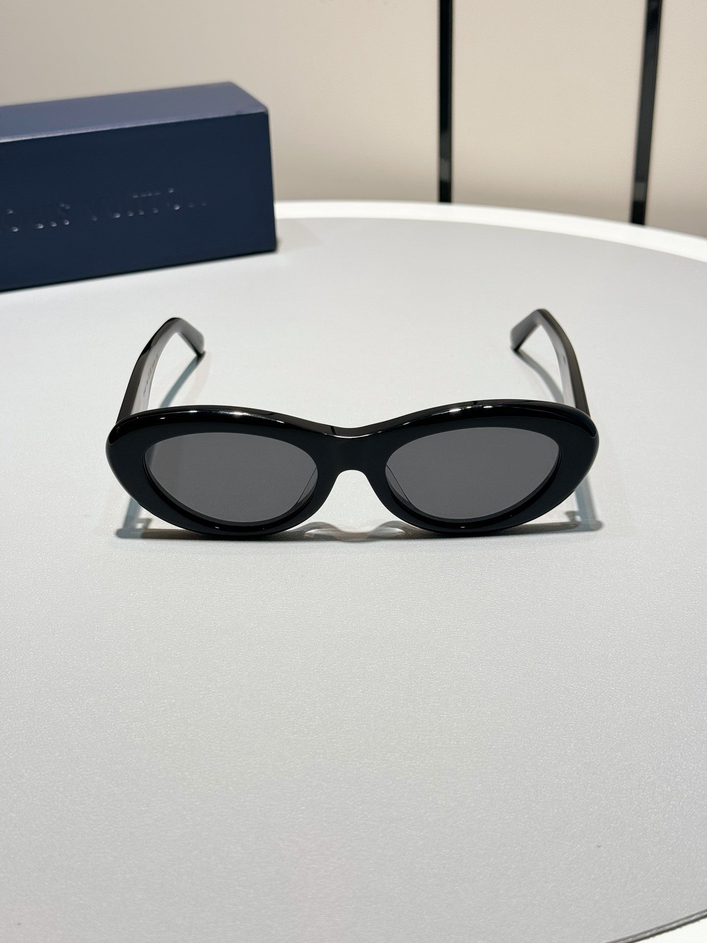 Inspired Louis Vuitton Z1981E – Oval Black Sunglasses (1:1 Mirror Quality)