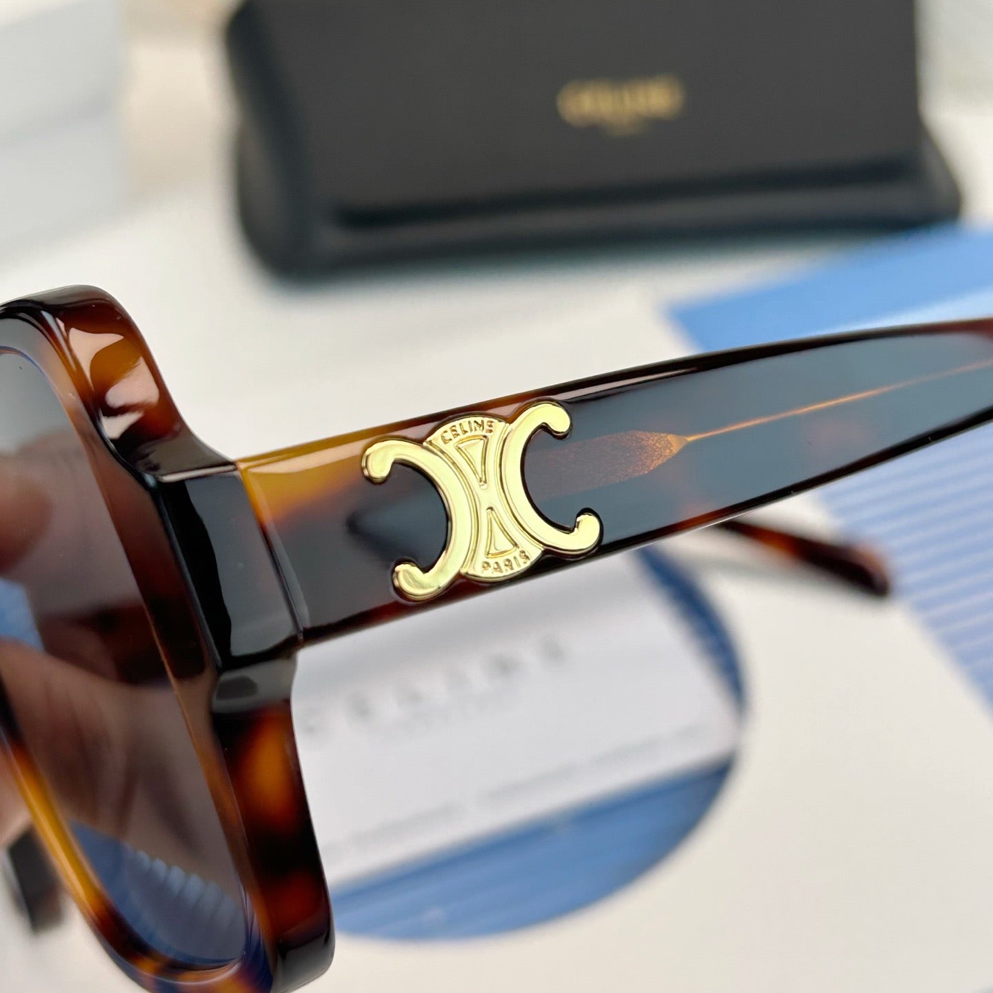 Inspired CELINE CL40316U – Oversized Square Sunglasses (1:1 Mirror Quality)