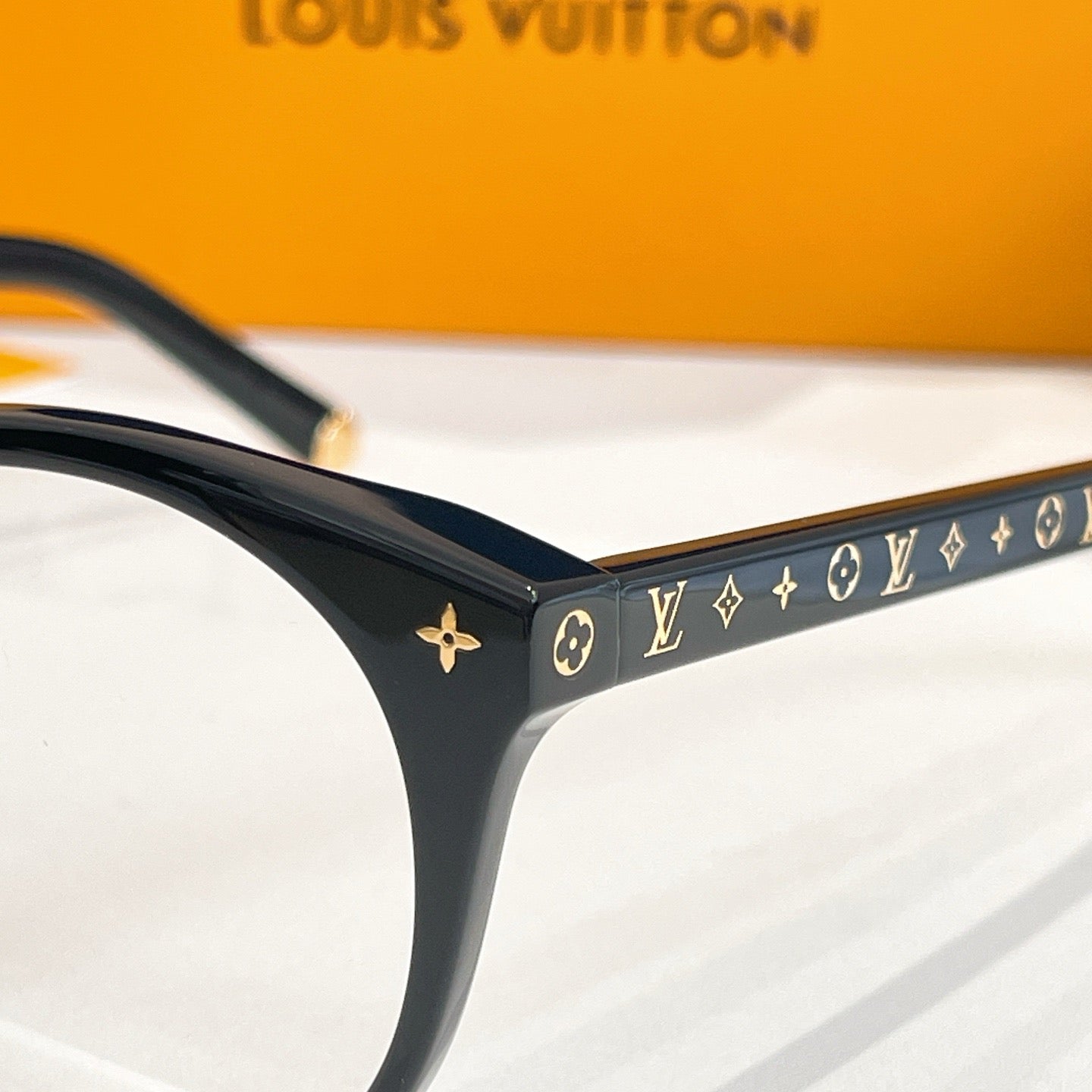 Louis Vuitton Z2002E – Round Optical Eyeglasses (Inspired, 1:1 Mirror Quality)