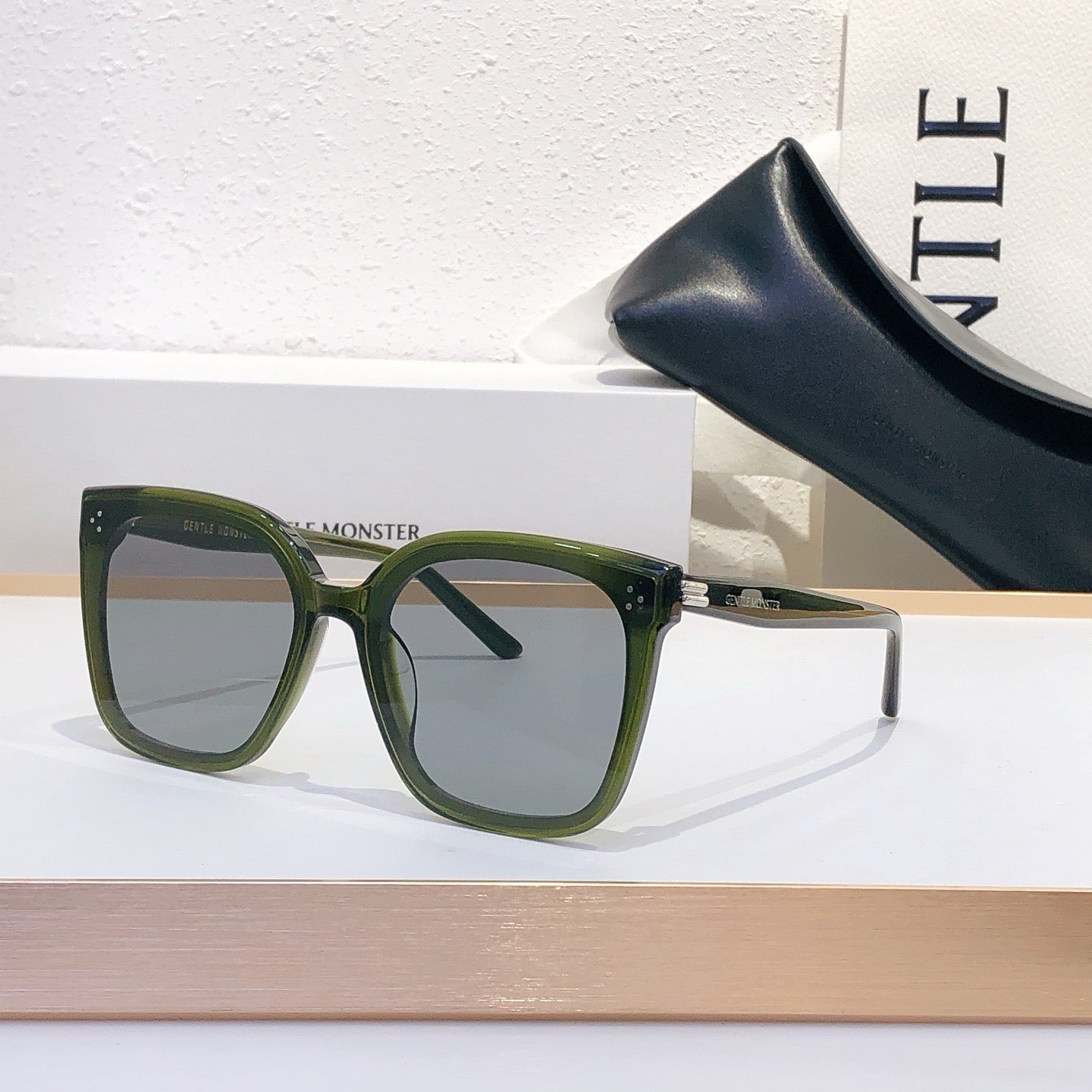Gentle Monster New Her – Oversized Square Sunglasses (1:1 Mirror Quality)