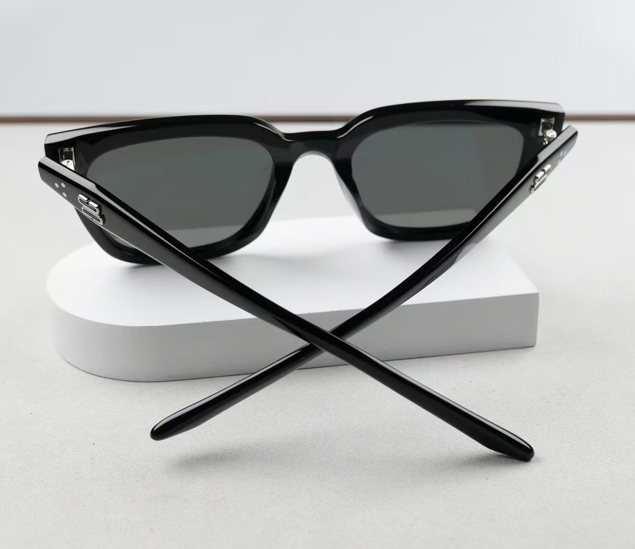 Inspired Gentle Monster NUBO 01 – Classic Cat-Eye Sunglasses (1:1 Mirror Quality)