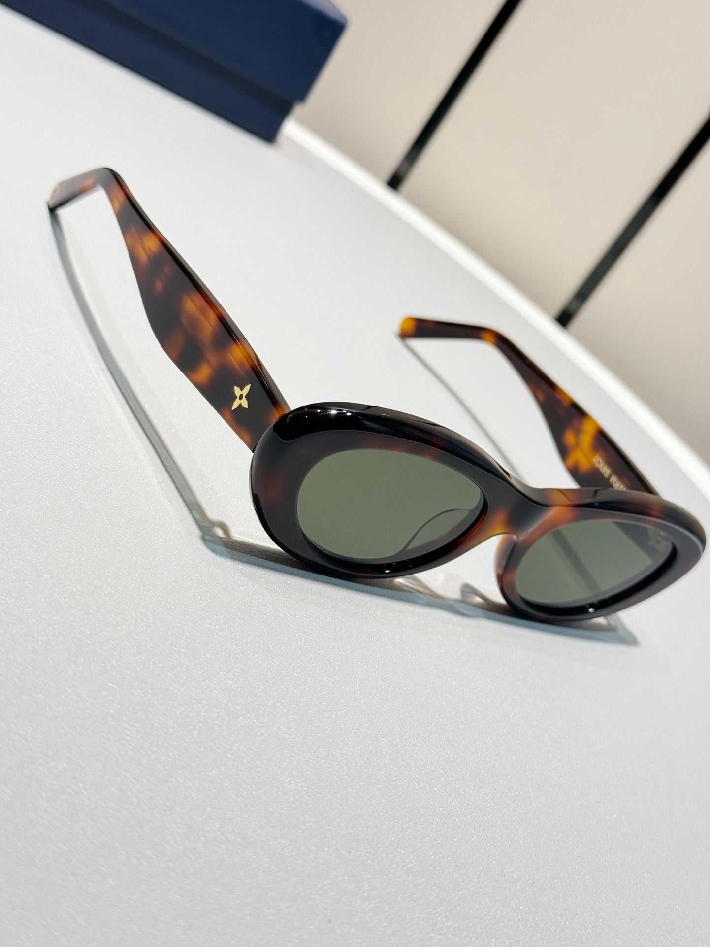 Inspired Louis Vuitton Z1983E – Oval Tortoiseshell Sunglasses (1:1 Mirror Quality)