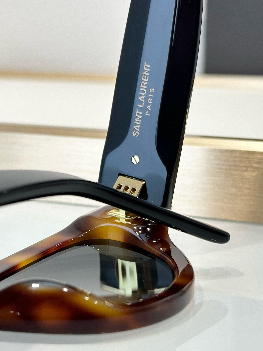 Inspired Saint Laurent SL M94 – Cat-Eye Logo Sunglasses (1:1 Mirror Quality)Tortoiseshell