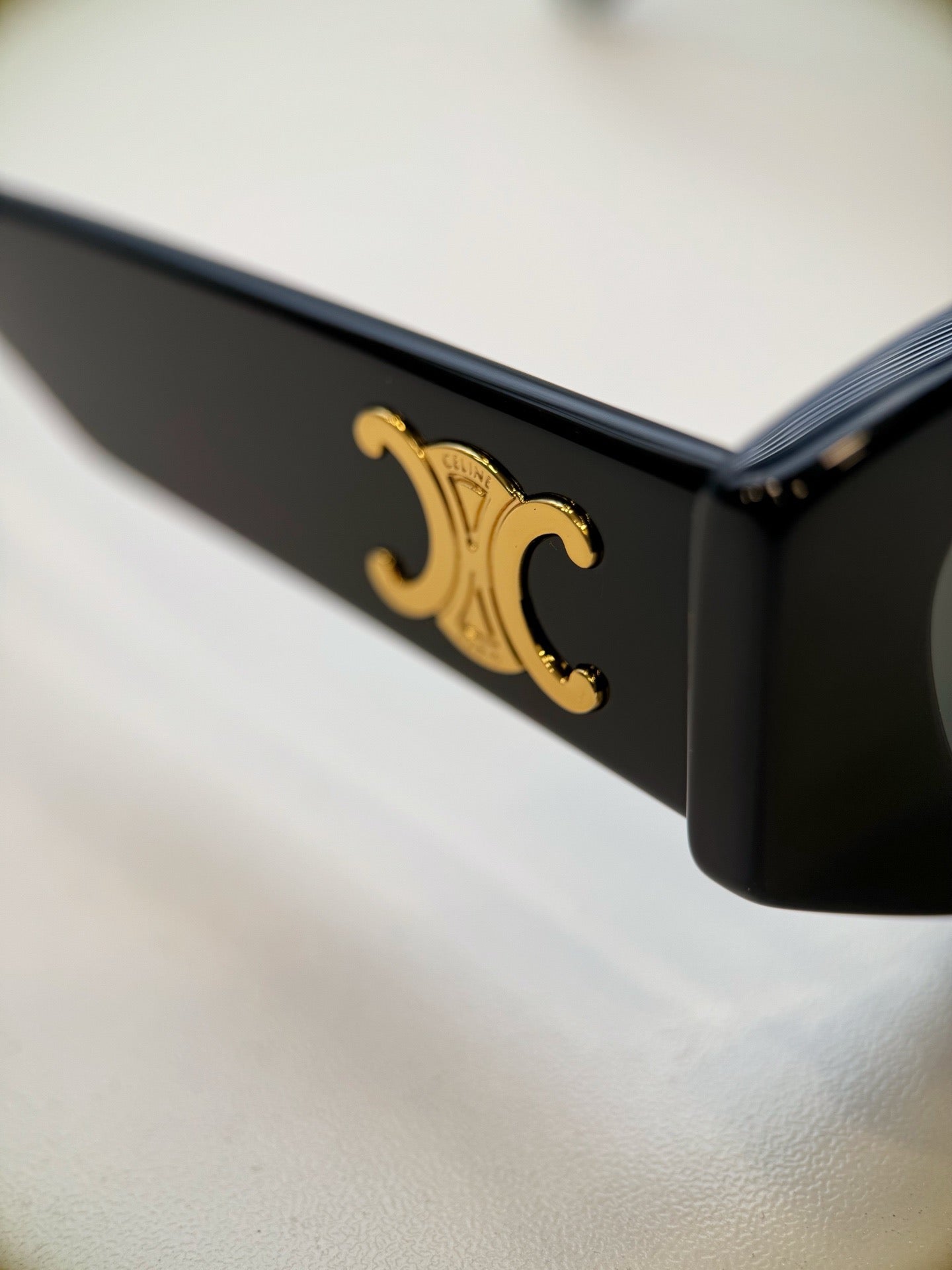 Inspired CELINE CL40380U – Oversized Rectangle Sunglasses (1:1 Mirror Quality)