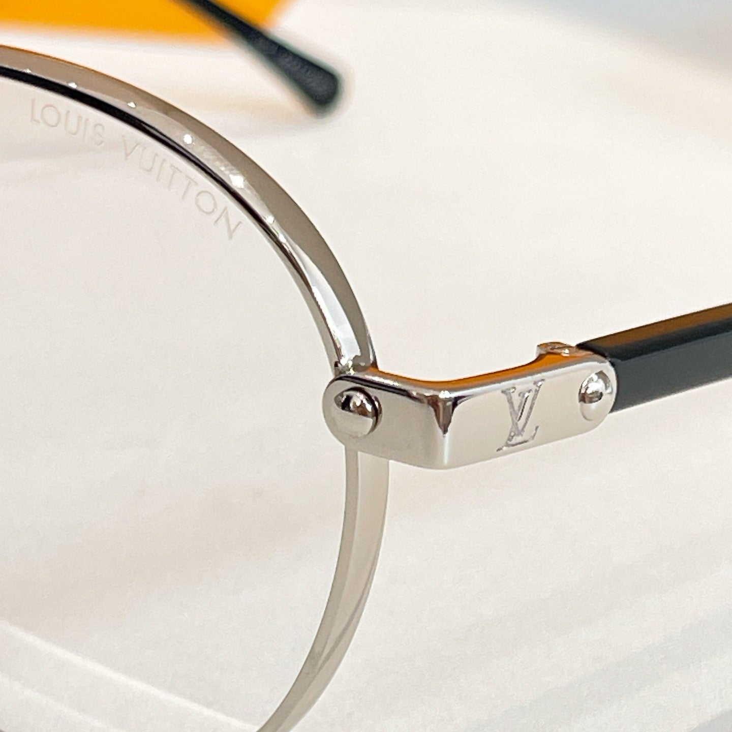 Louis Vuitton Z2637U – Round Metal Optical Eyeglasses (Inspired, 1:1 Mirror Quality)