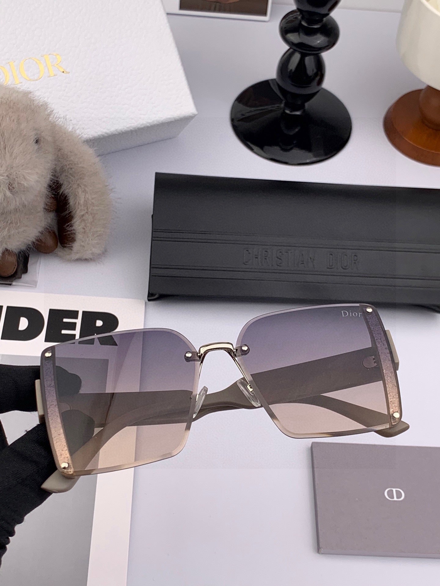 Inspired Dior CD1677 – Oversized Gradient Square Sunglasses (1:1 Mirror Quality)