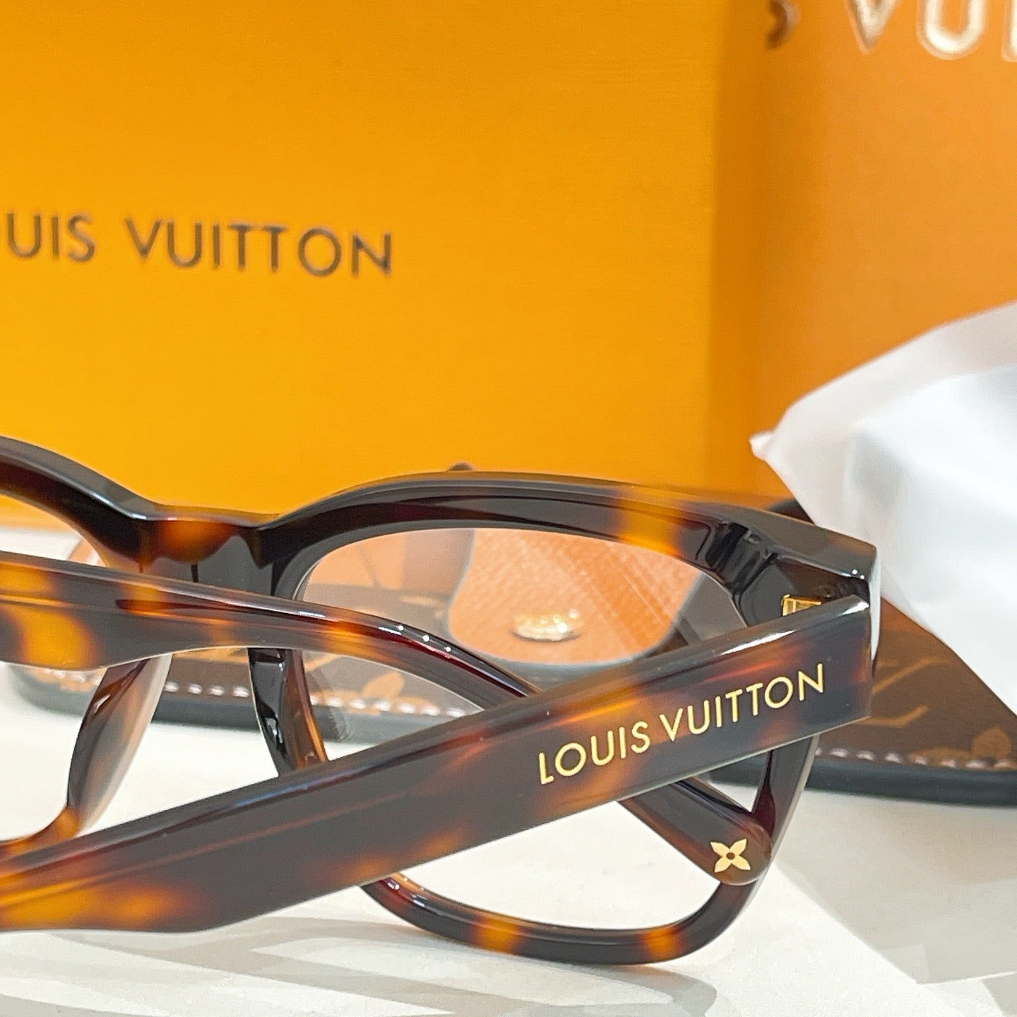 Louis Vuitton Z2545U – Bold Square Optical Eyeglasses (Inspired, 1:1 Mirror Quality)