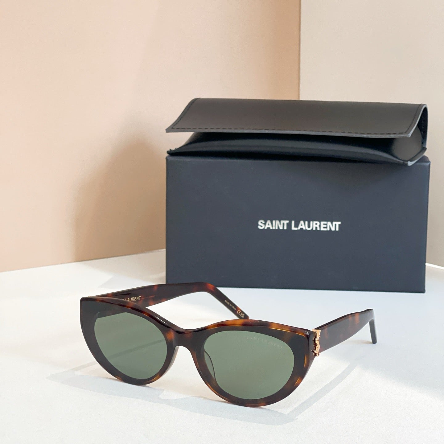 Inspired Saint Laurent SL M250 – Oversized Cat-Eye Sunglasses (1:1 Mirror Quality)