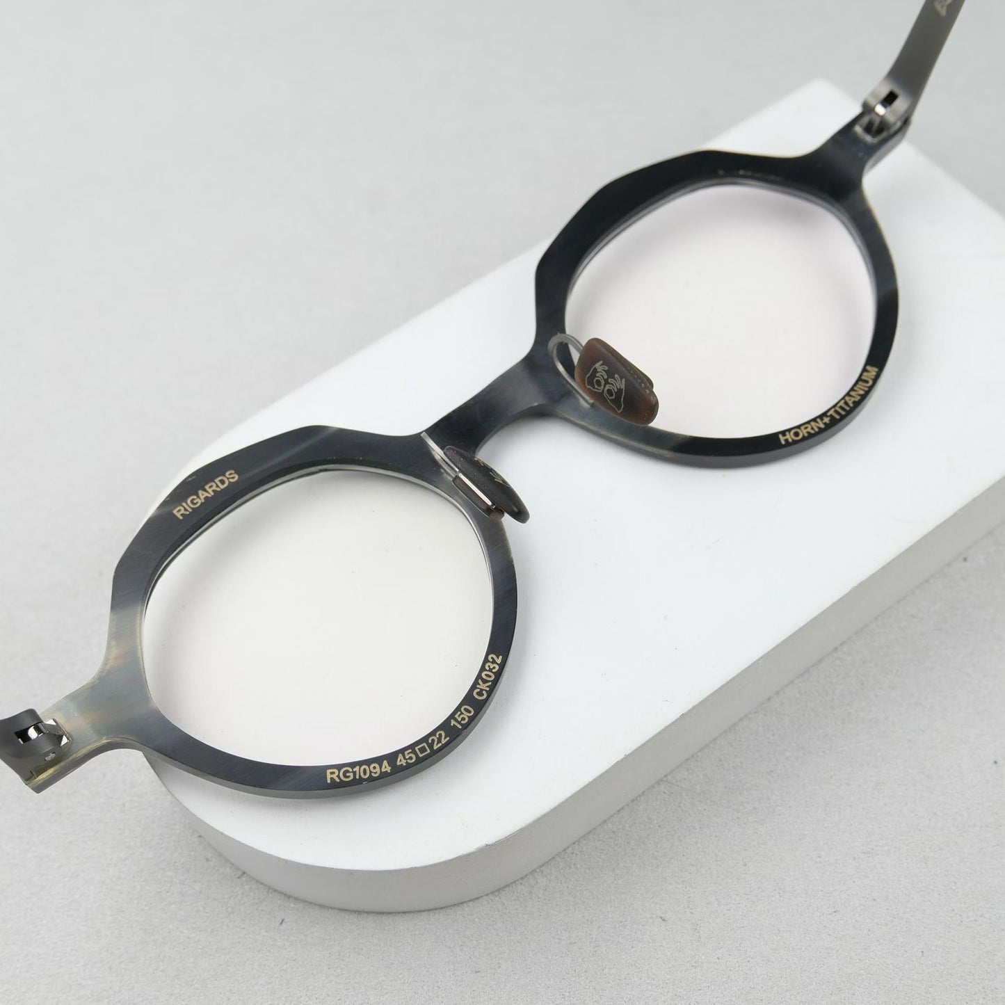 Inspired Rigards RG1094 – Octagonal Round Titanium Eyeglasses (1:1 Mirror Quality)