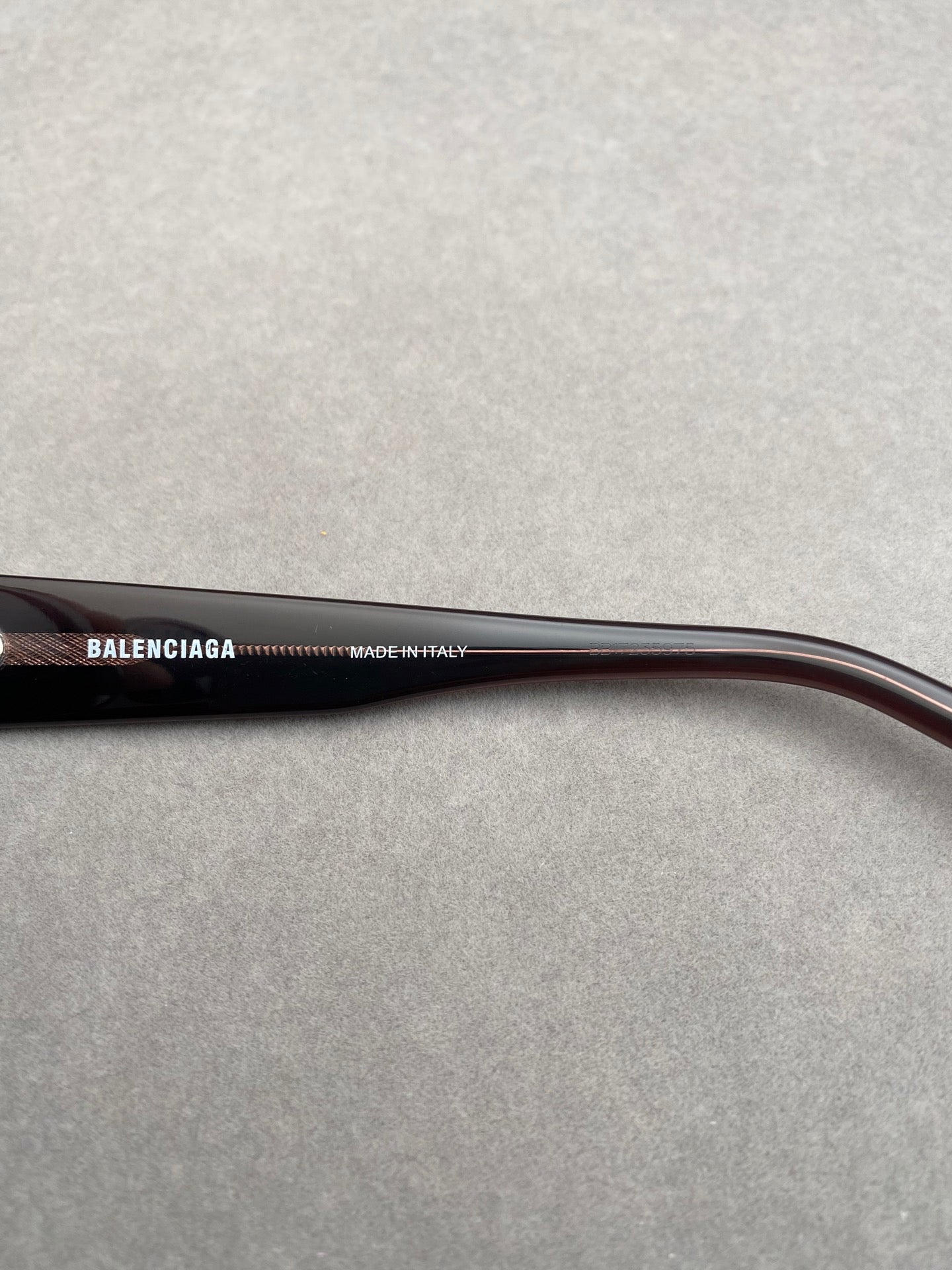 Inspired Balenciaga BB0369S – Retro Oval Sunglasses (1:1 Mirror Quality)- Wine Red