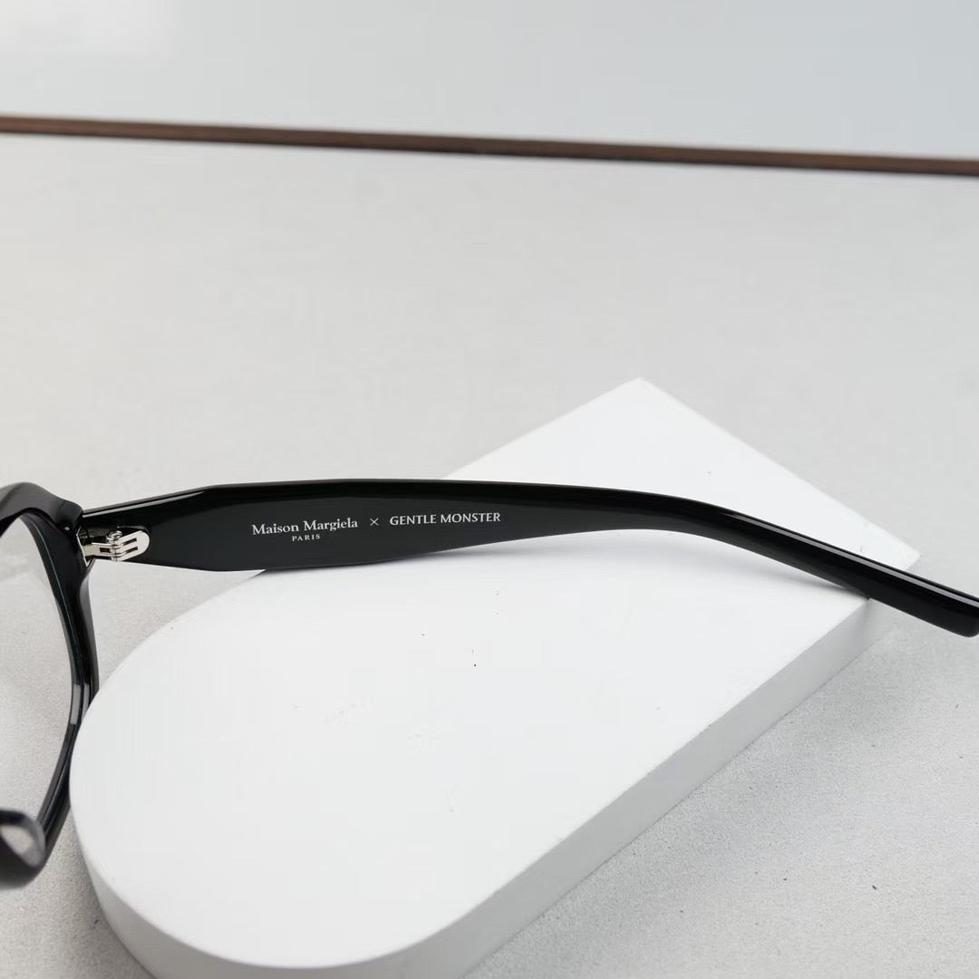 Inspired Gentle Monster x Maison Margeila MM212 01– Bold Rectangle Optical Glasses (1:1 Mirror Quality)