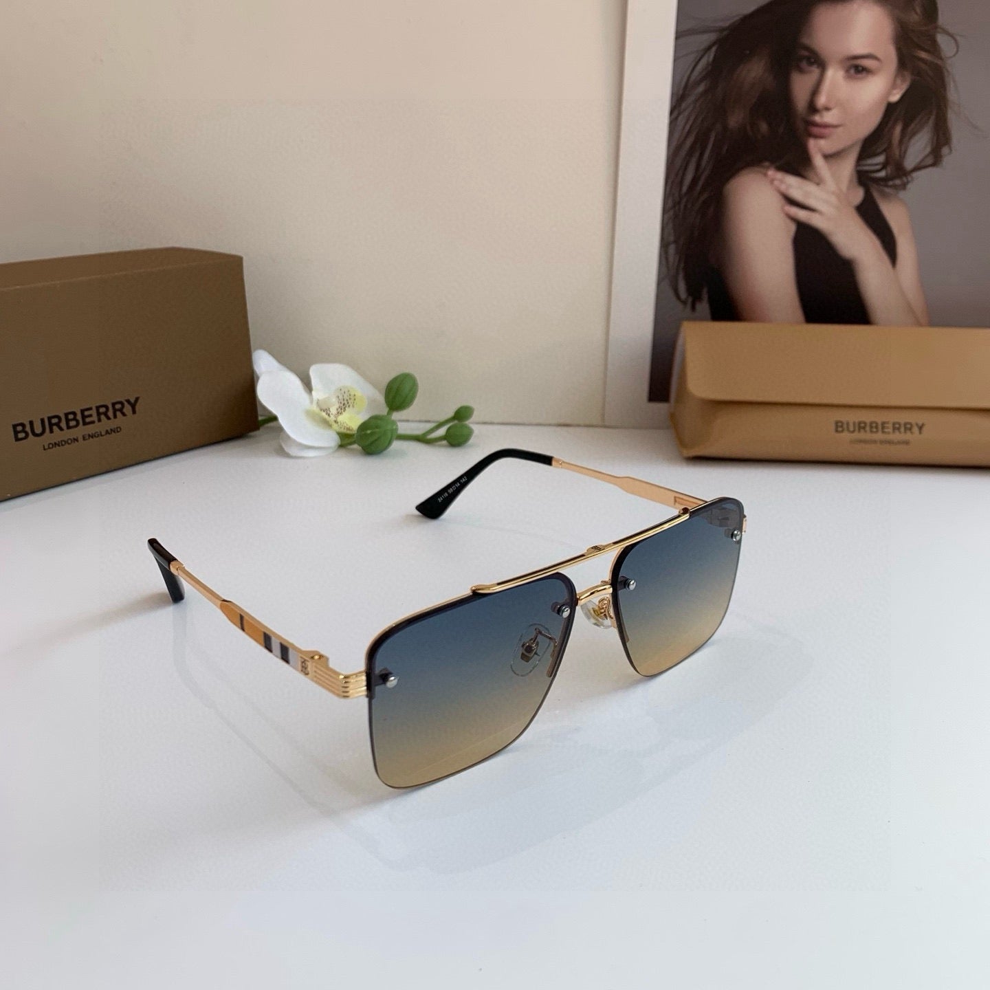 Inspired Burberry 24116 Aviator – Striped Temple Metal Sunglasses (1:1 Mirror Quality)- Gradient Grey blue