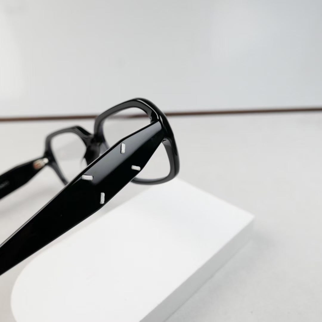 Inspired Gentle Monster x Maison Margeila MM212 01– Bold Rectangle Optical Glasses (1:1 Mirror Quality)