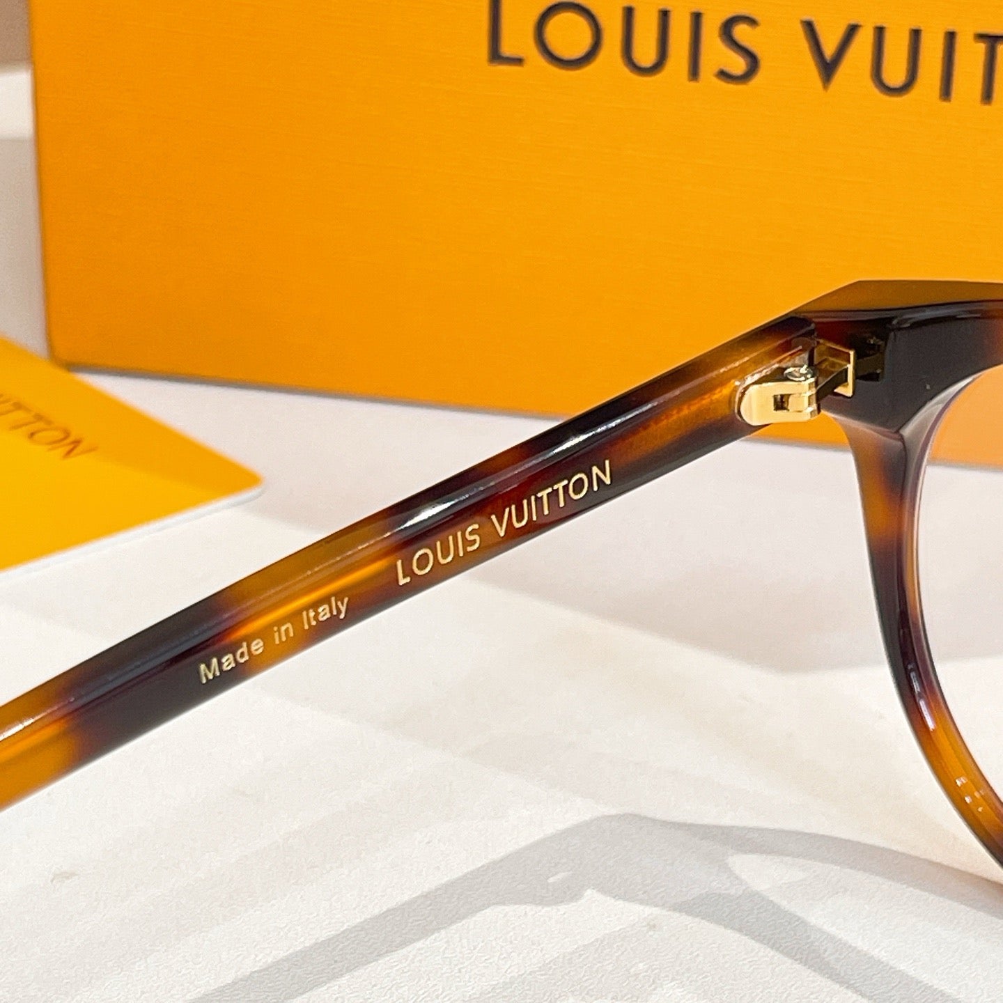 Louis Vuitton Z2005E – Round Optical Eyeglasses (Inspired, 1:1 Mirror Quality)