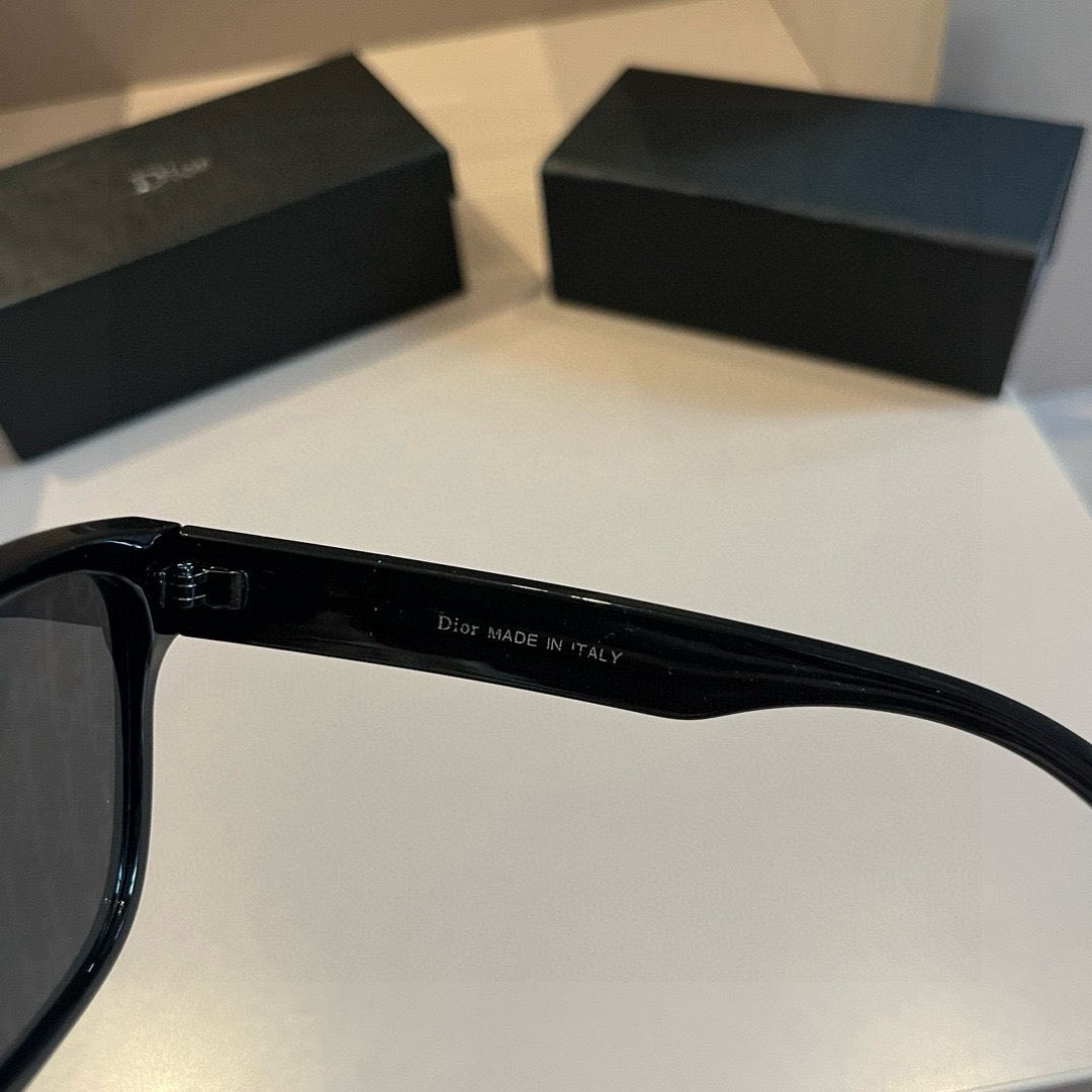 Inspired Dior D2304 – Oversized Monogram Square Sunglasses (1:1 Mirror Quality)